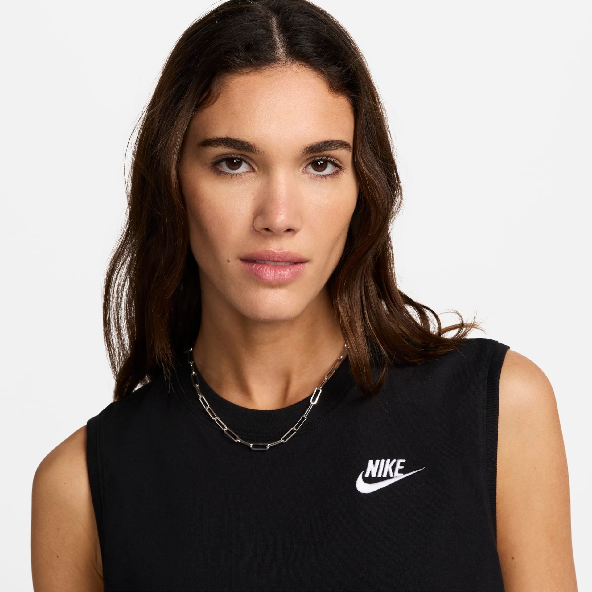 Regata Nike Sportswear Essential Feminina - Foto 2