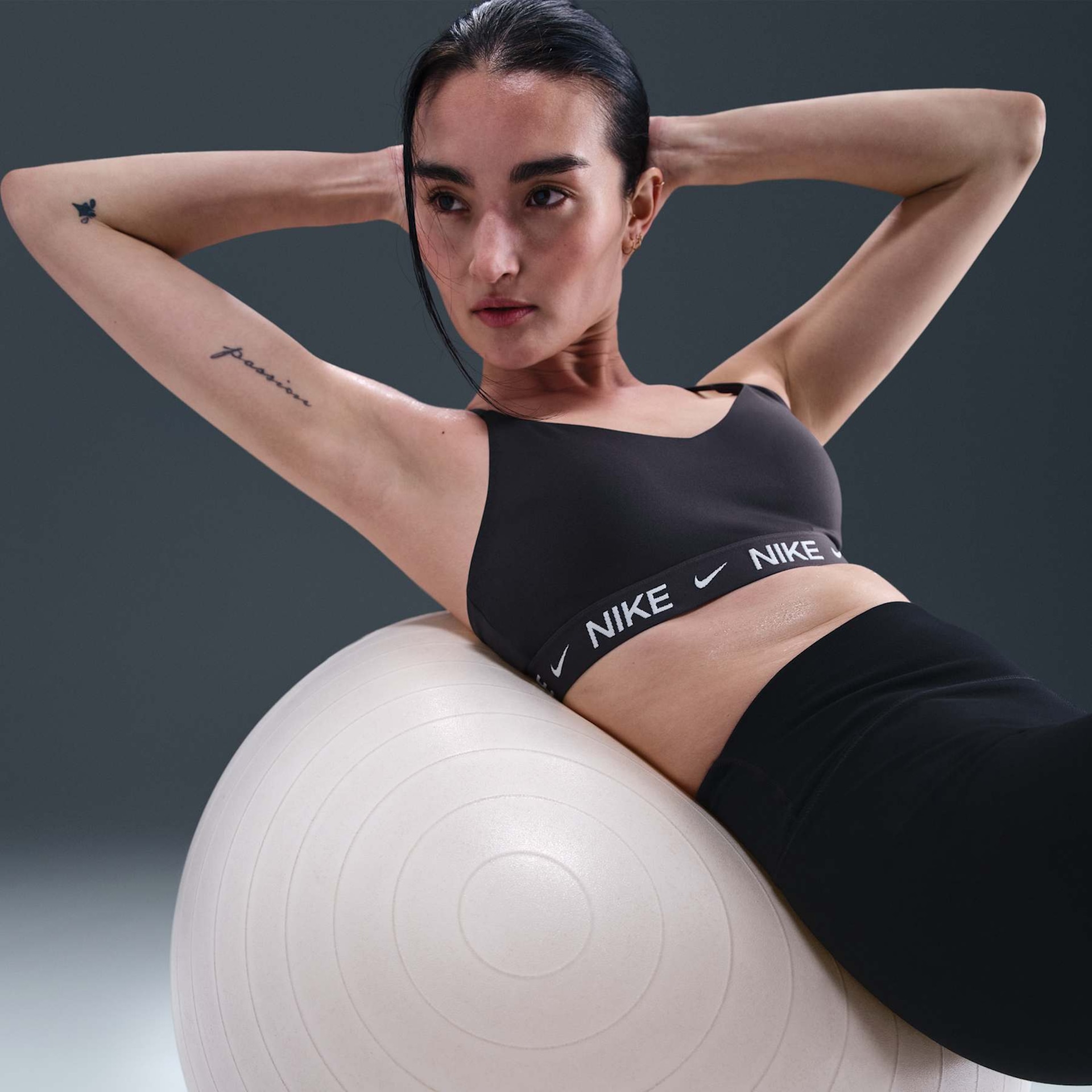 Top Nike Indy Feminino - Foto 3