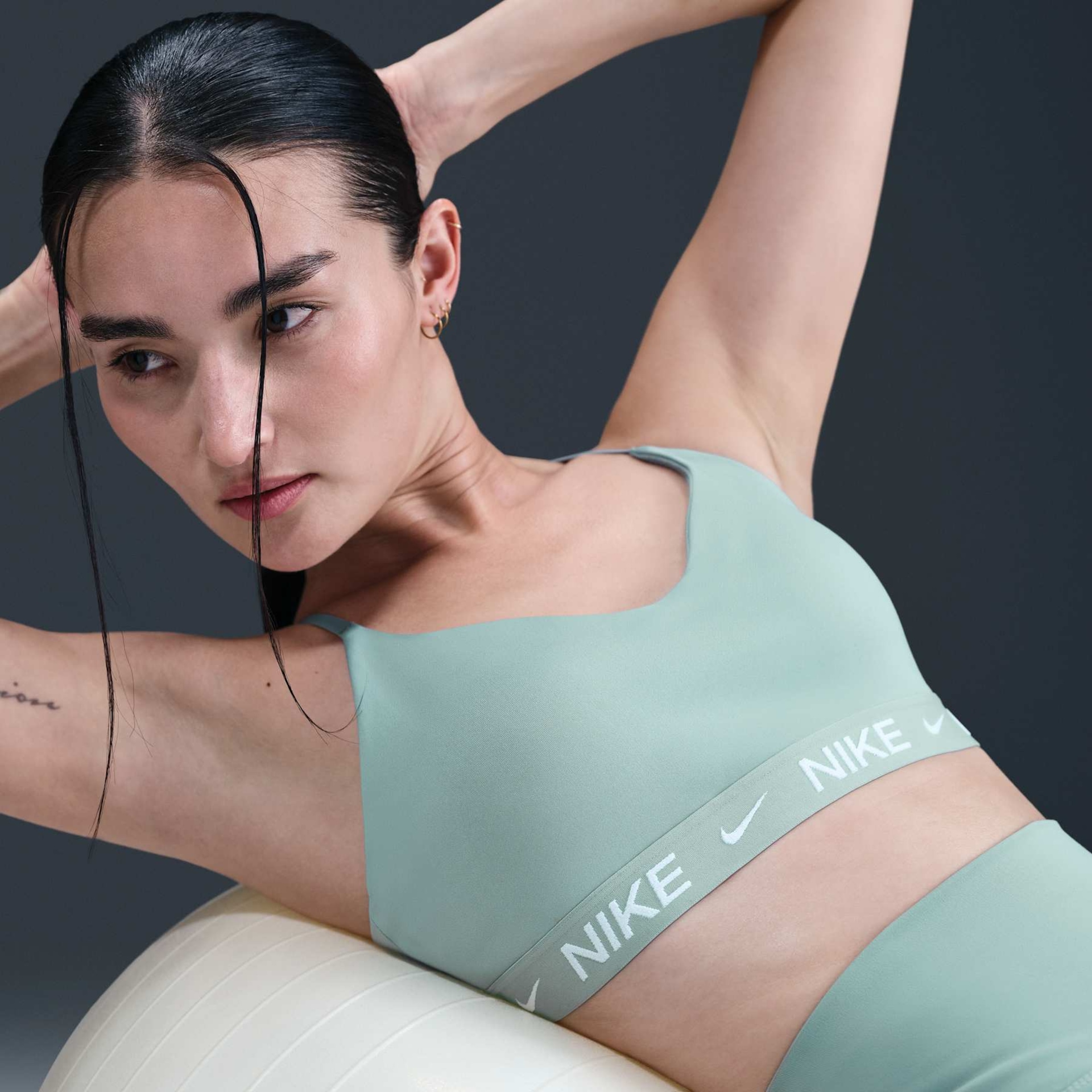 Top Nike Indy Feminino - Foto 3