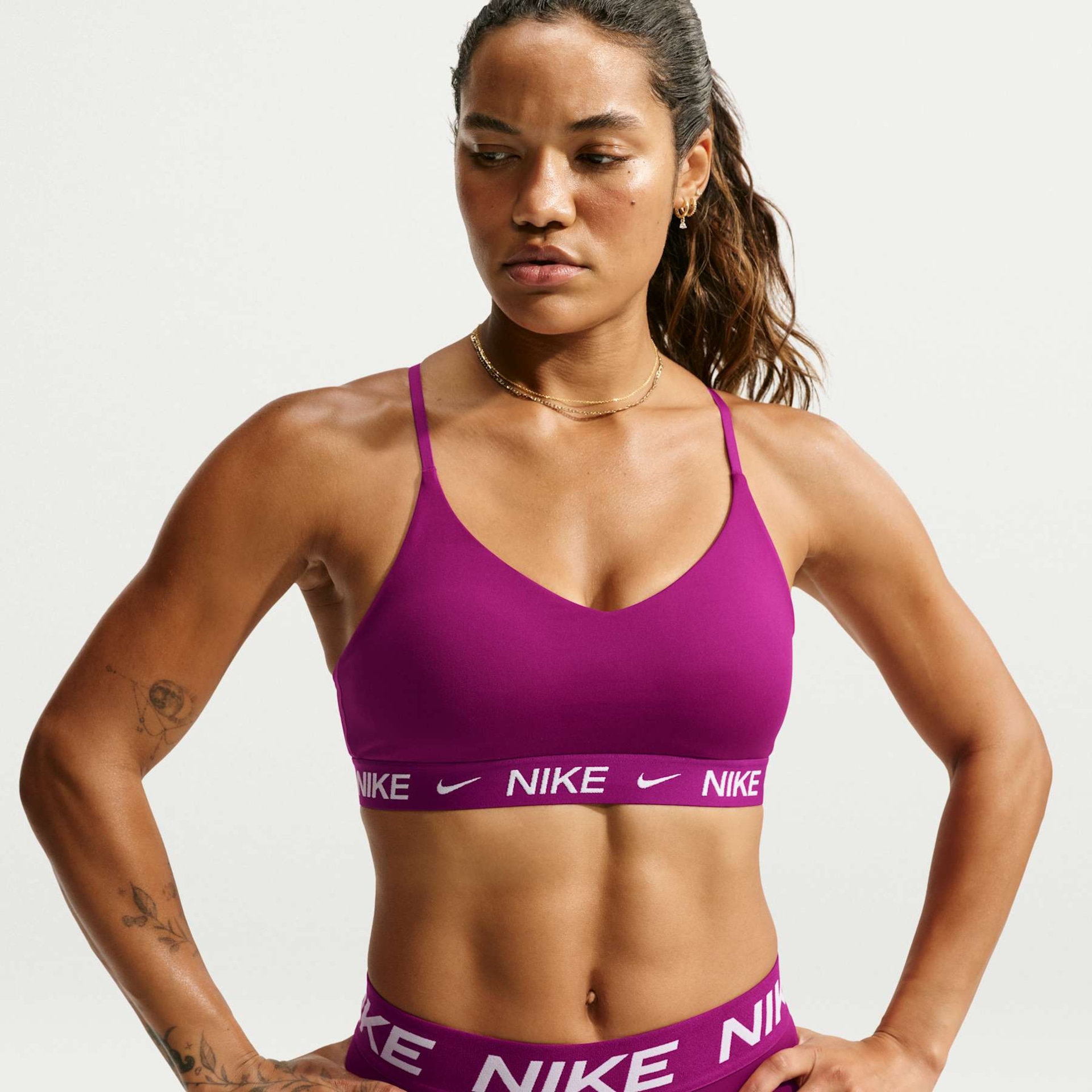 Top Nike Indy Feminino - Foto 1