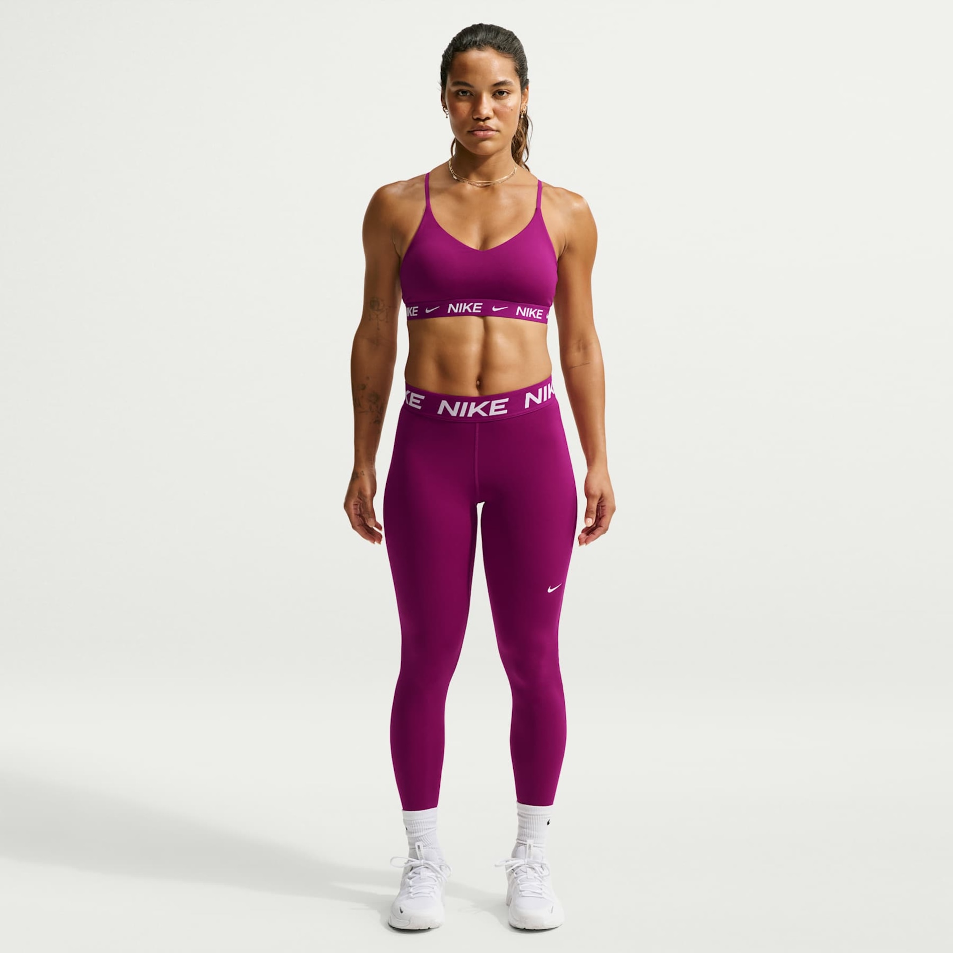 Top Nike Indy Feminino - Foto 4