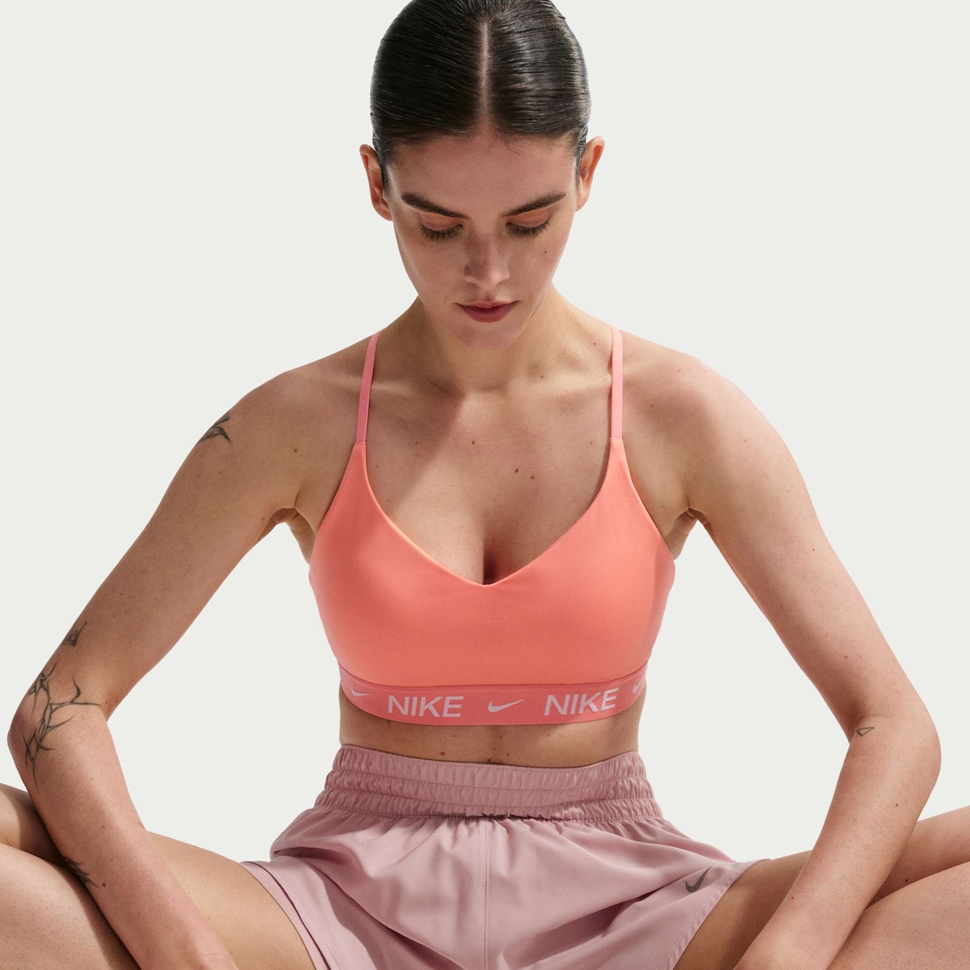 Top Nike Indy Feminino - Foto 3
