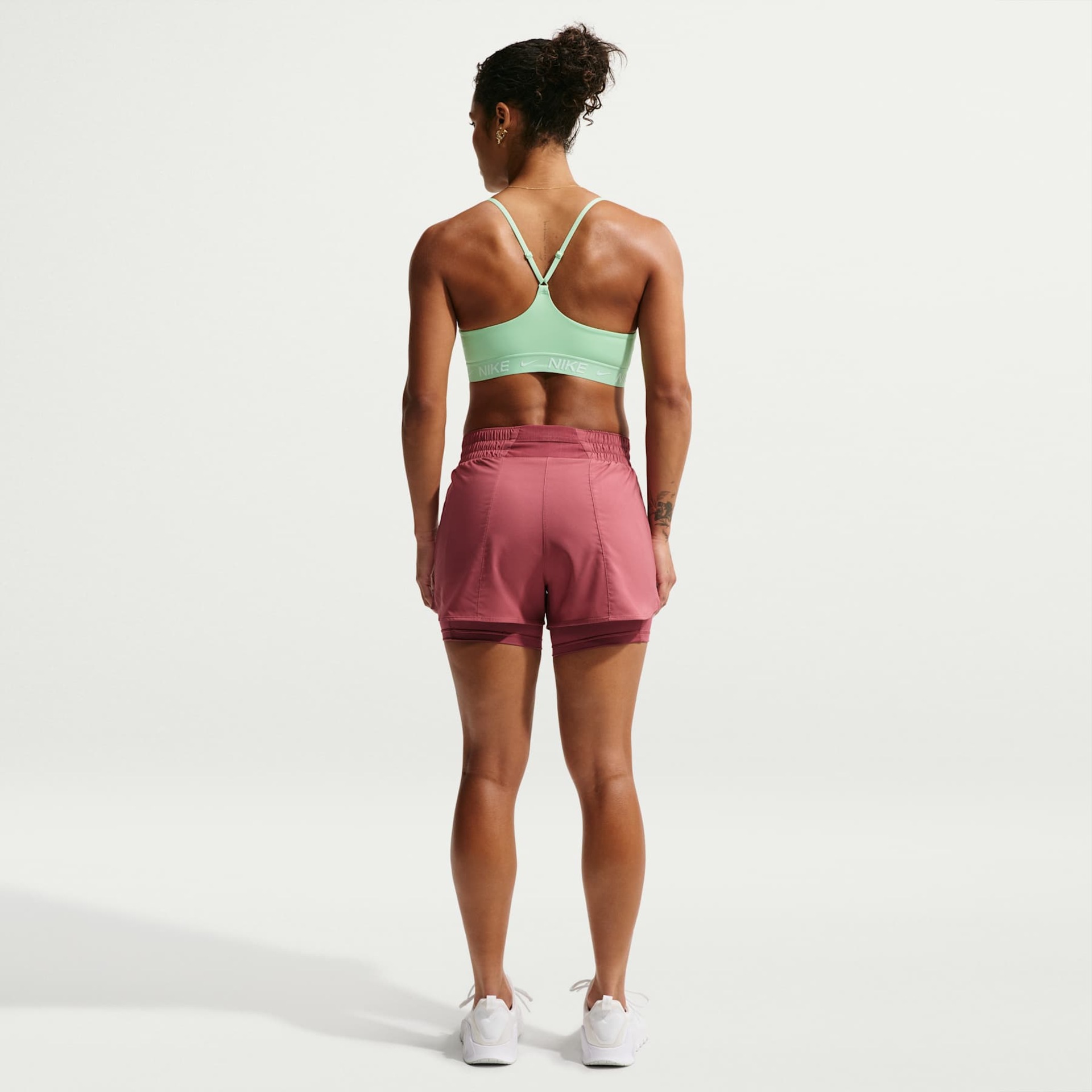 Top Nike Indy Feminino - Foto 5