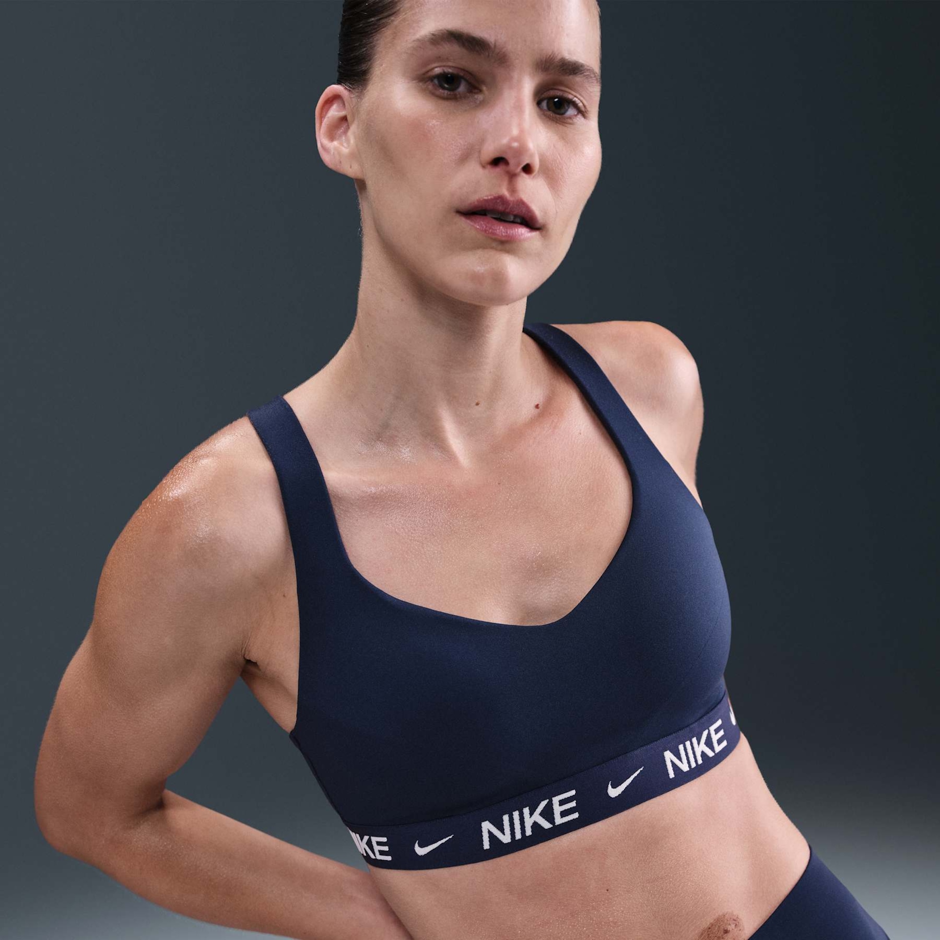 Imagem principal de Top Nike Indy Feminino