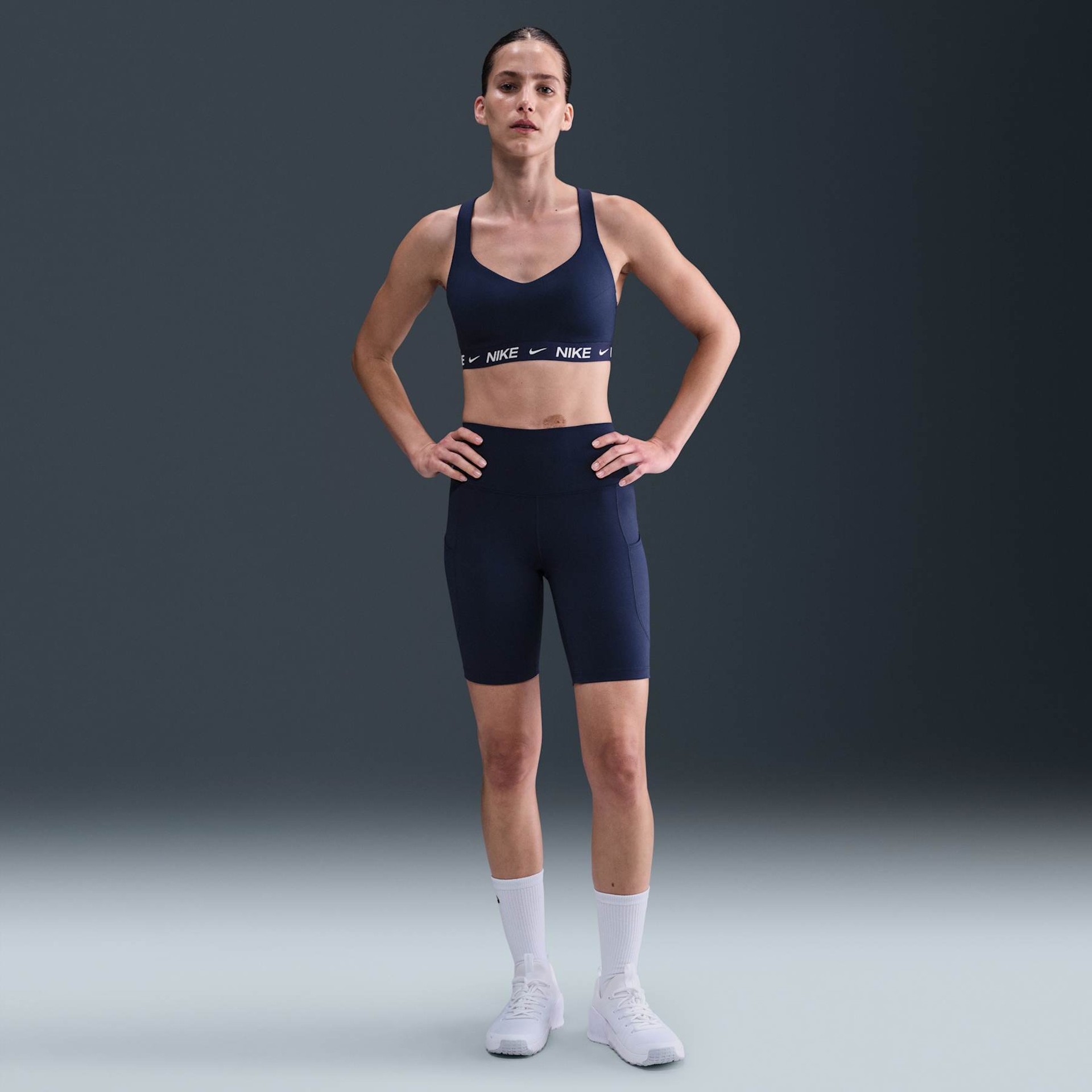 Top Nike Indy Feminino - Foto 4