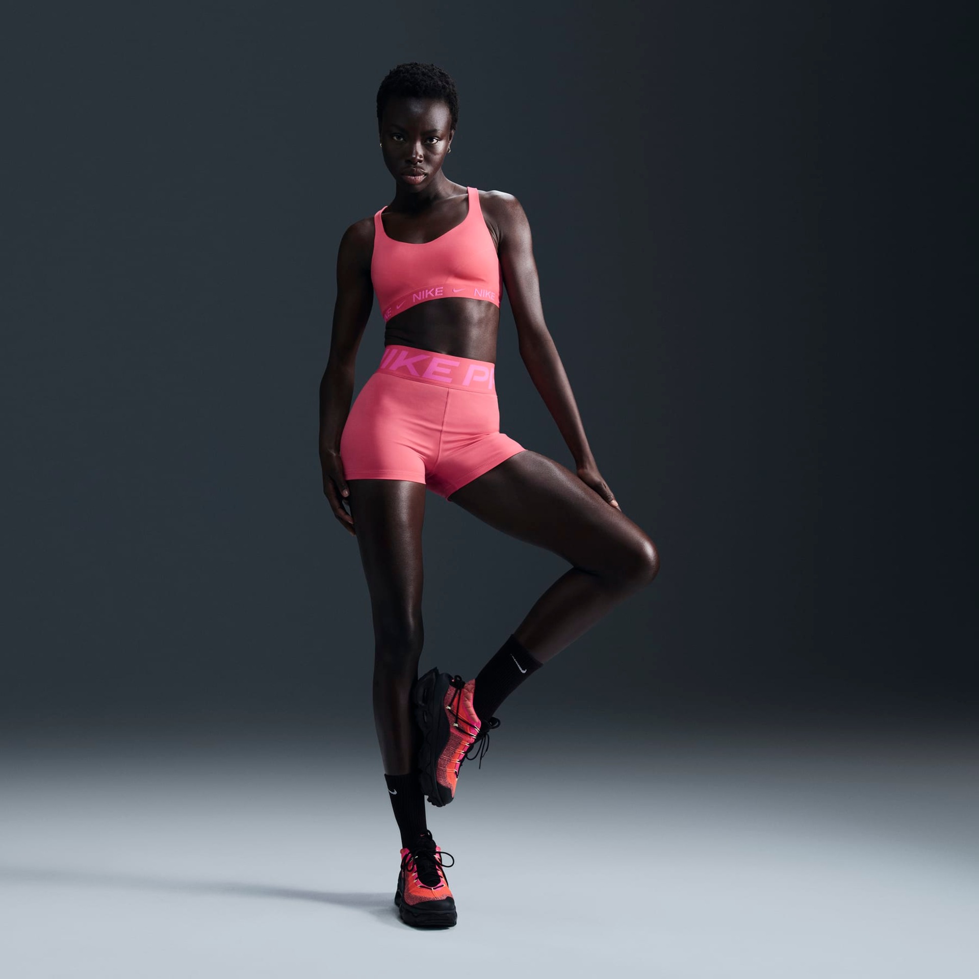 Top Nike Indy Feminino - Foto 4