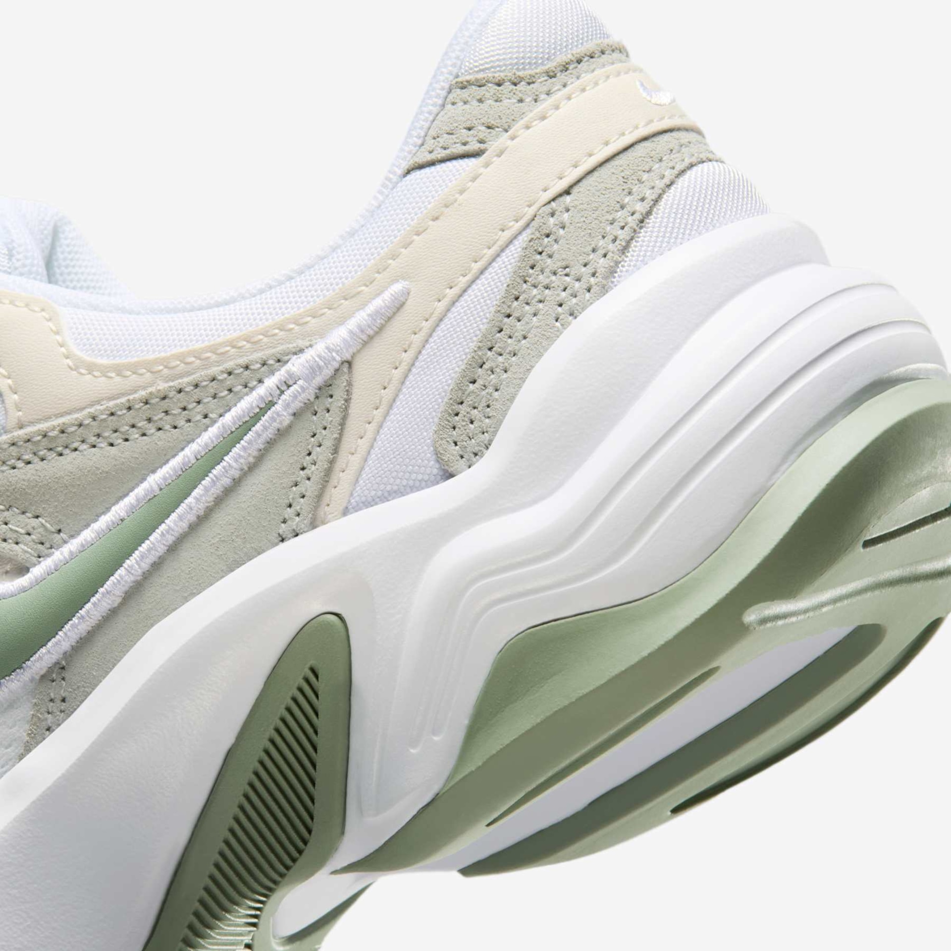 Tênis Nike AL8 Feminino - Foto 8