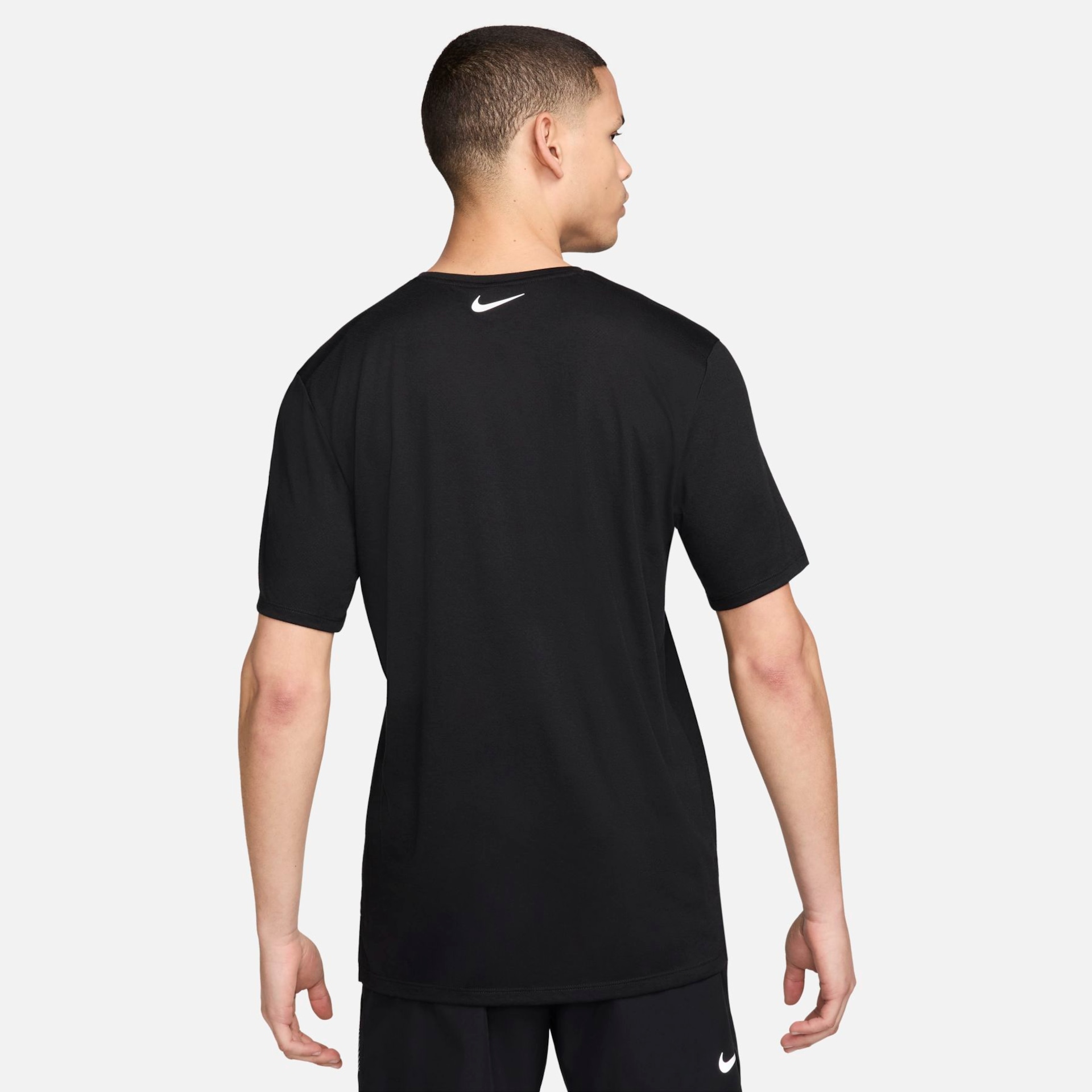 Camiseta Nike Run Energy Masculina - Foto 2