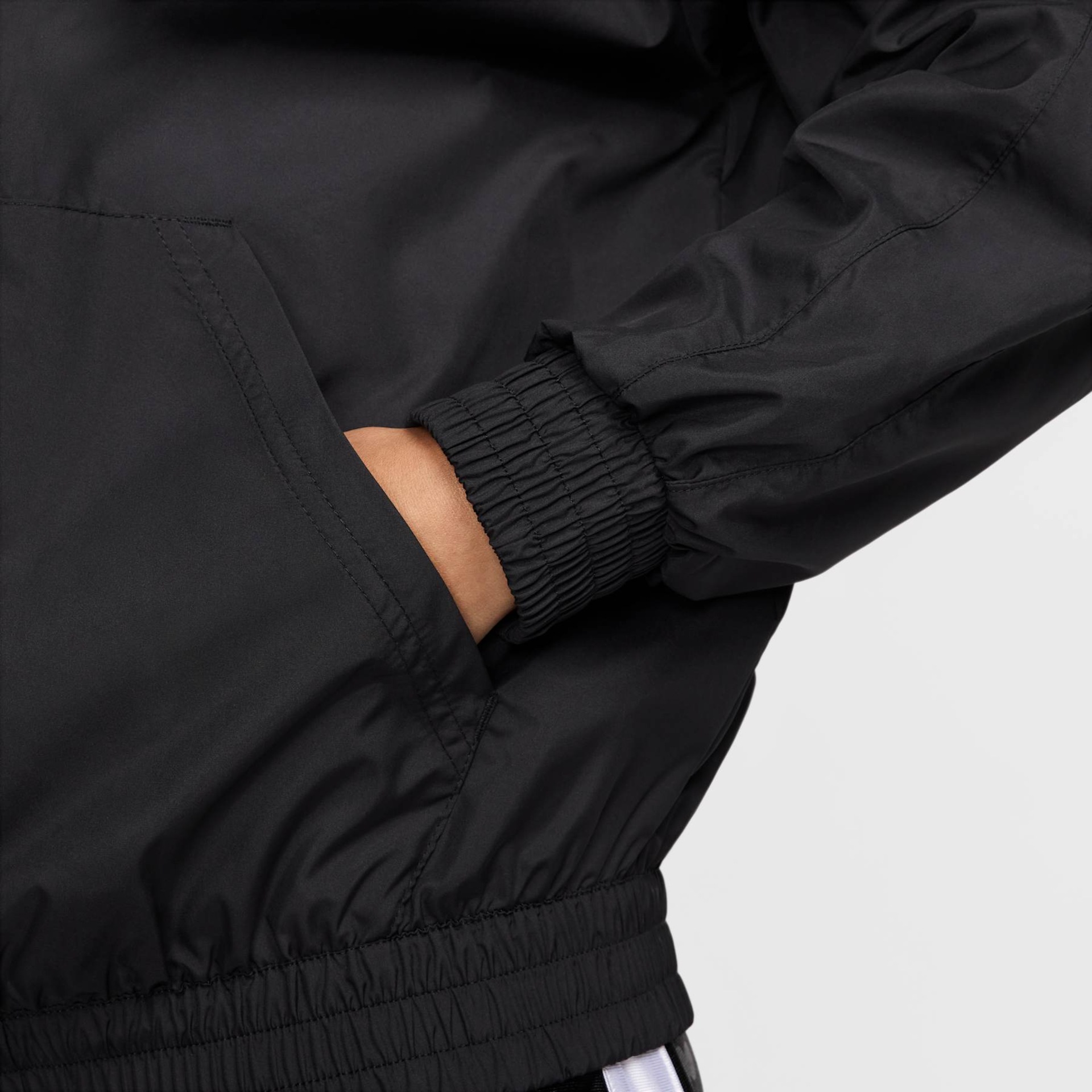 Jaqueta Nike Sportswear Essential Feminina - Foto 6