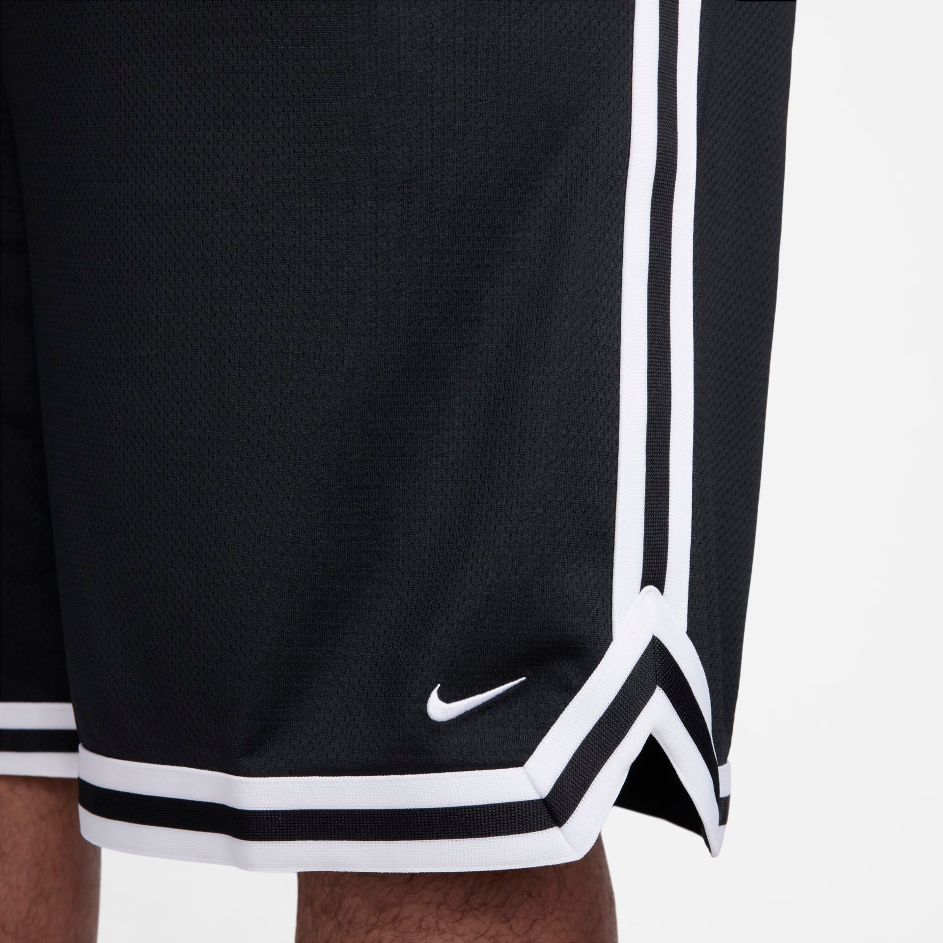 Shorts Nike Dri-FIT DNA Masculino - Foto 14