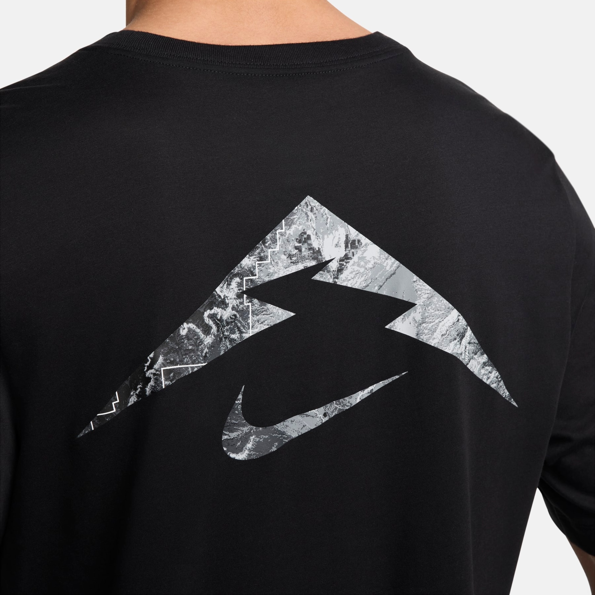 Camiseta Nike Dri-FIT Trail Masculina - Foto 3