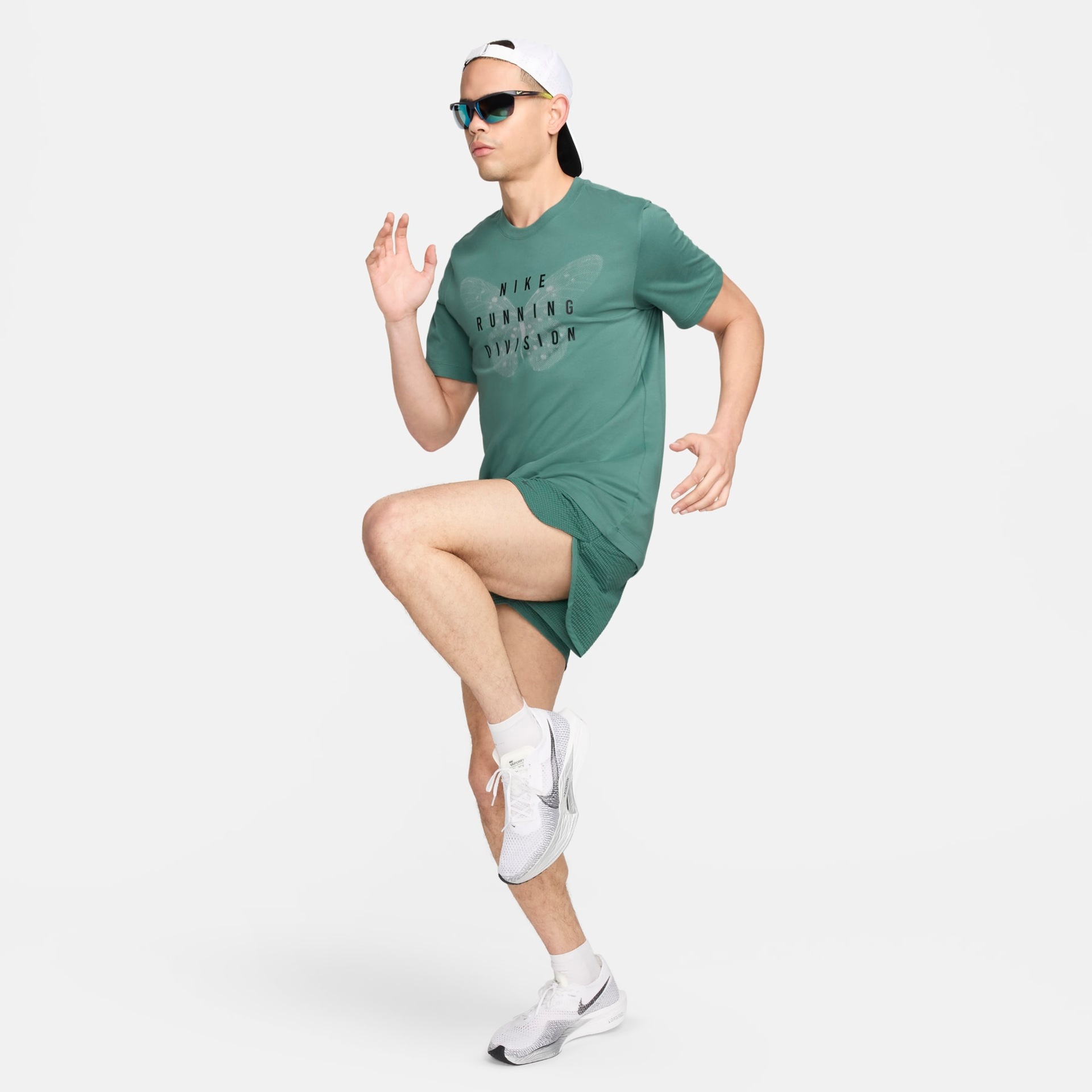 Camiseta Nike Dri-FIT Running Division Masculina - Foto 5