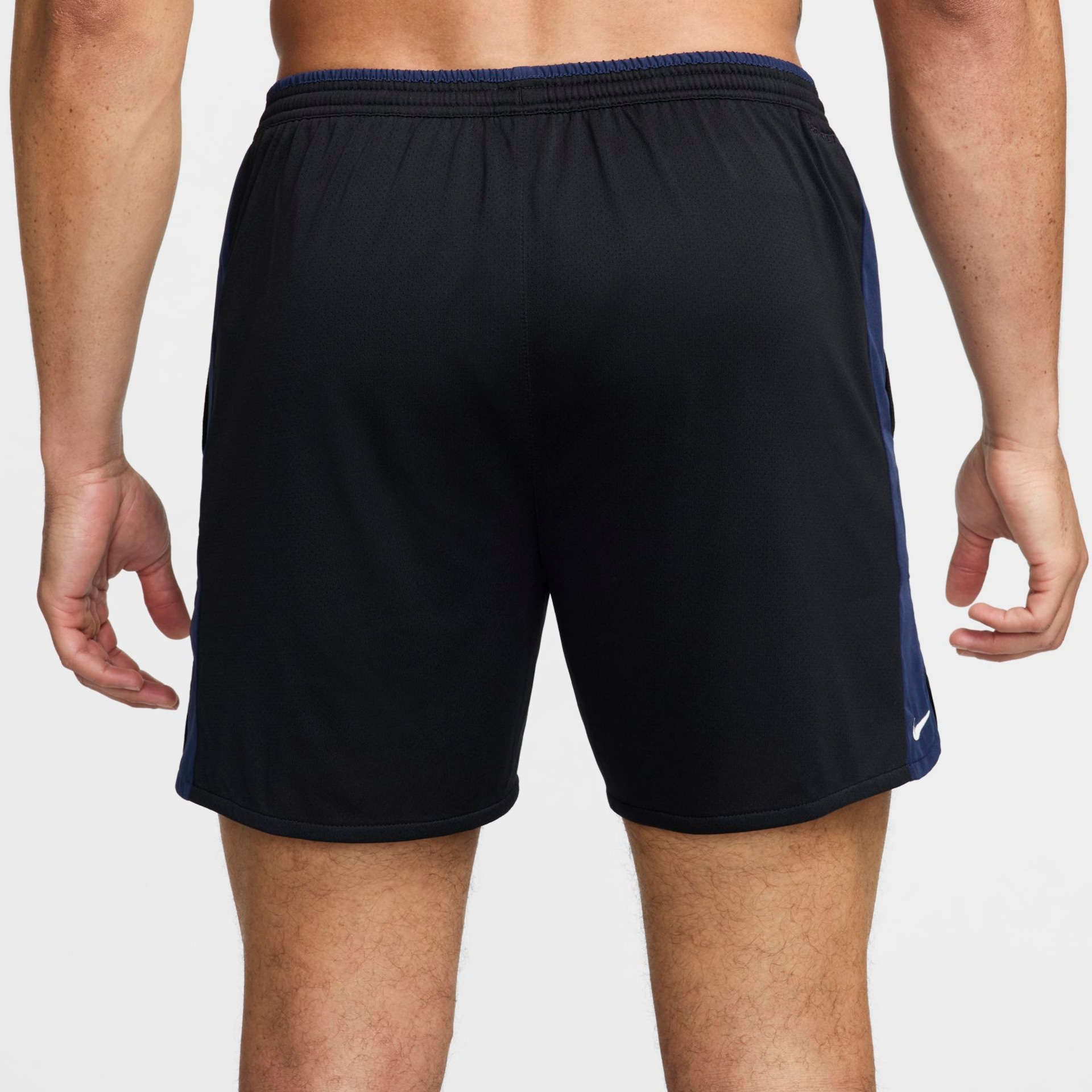 Shorts Nike Track Club Masculina - Foto 2