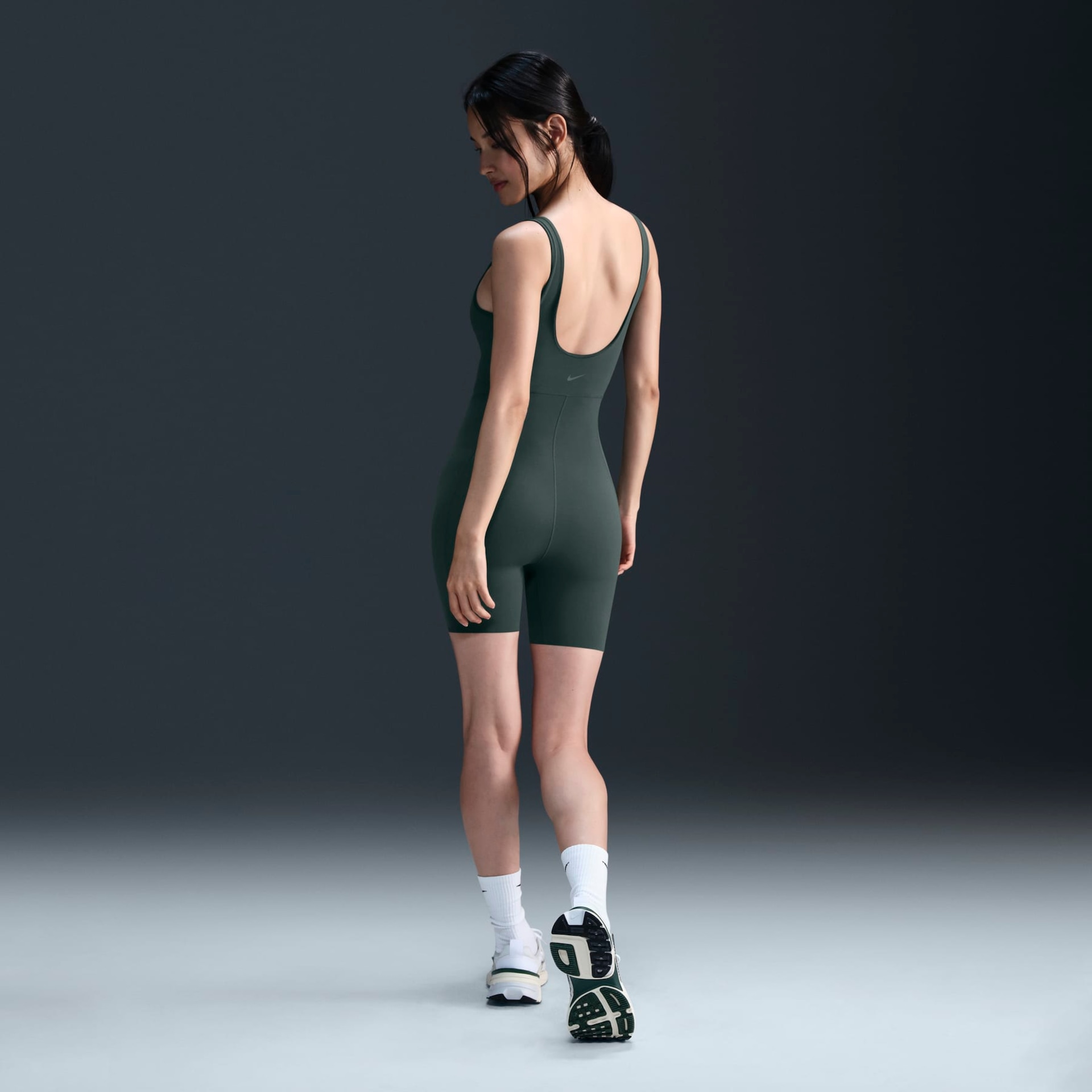 Macacão Nike Dri-FIT Zenvy Feminino - Foto 4