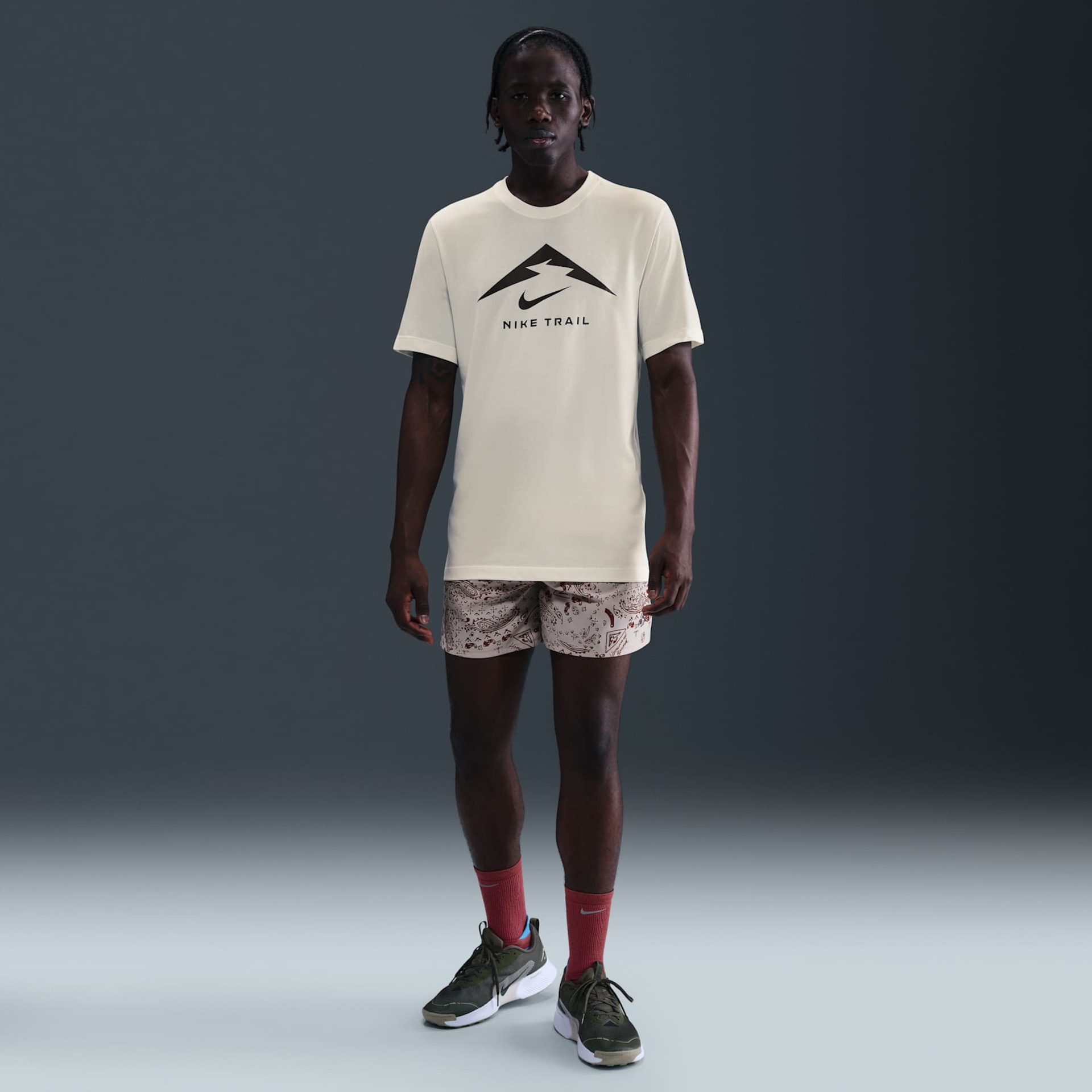 Camiseta Nike Dri-FIT Trail Masculina - Foto 4