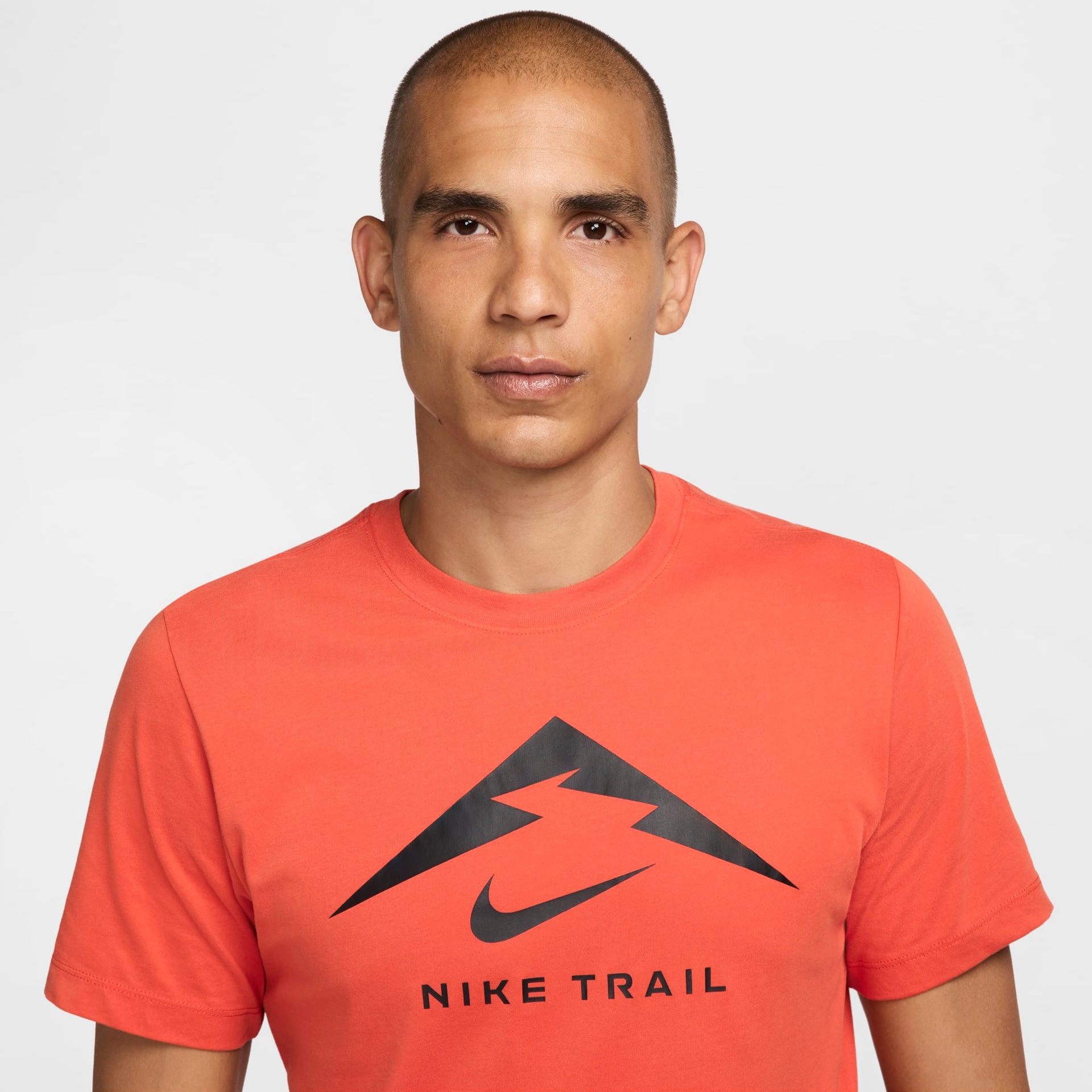 Camiseta Nike Dri-FIT Trail Masculina - Foto 2