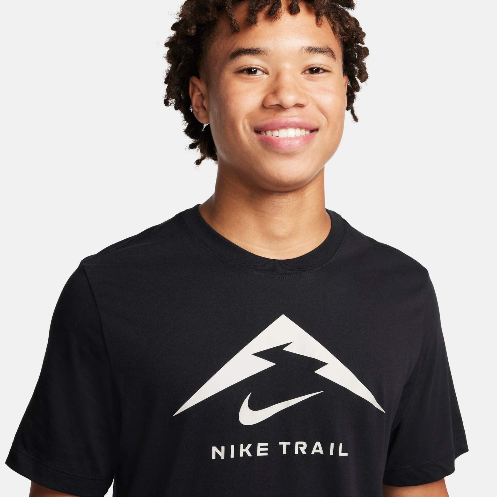 Camiseta Nike Dri-FIT Trail Masculina - Foto 2