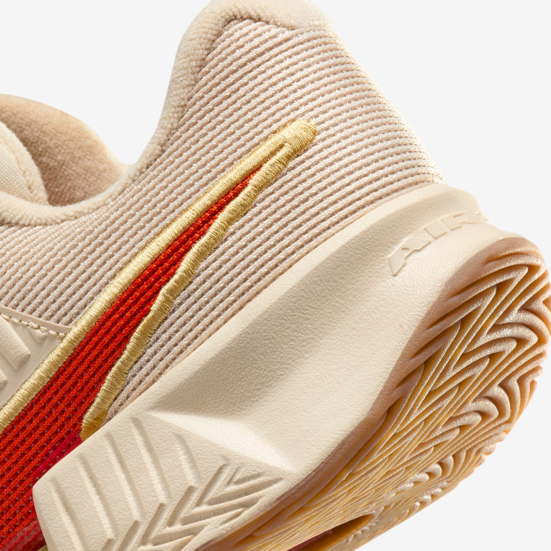 Tênis Nike GP Challenge Pro Premium Feminino - Foto 11