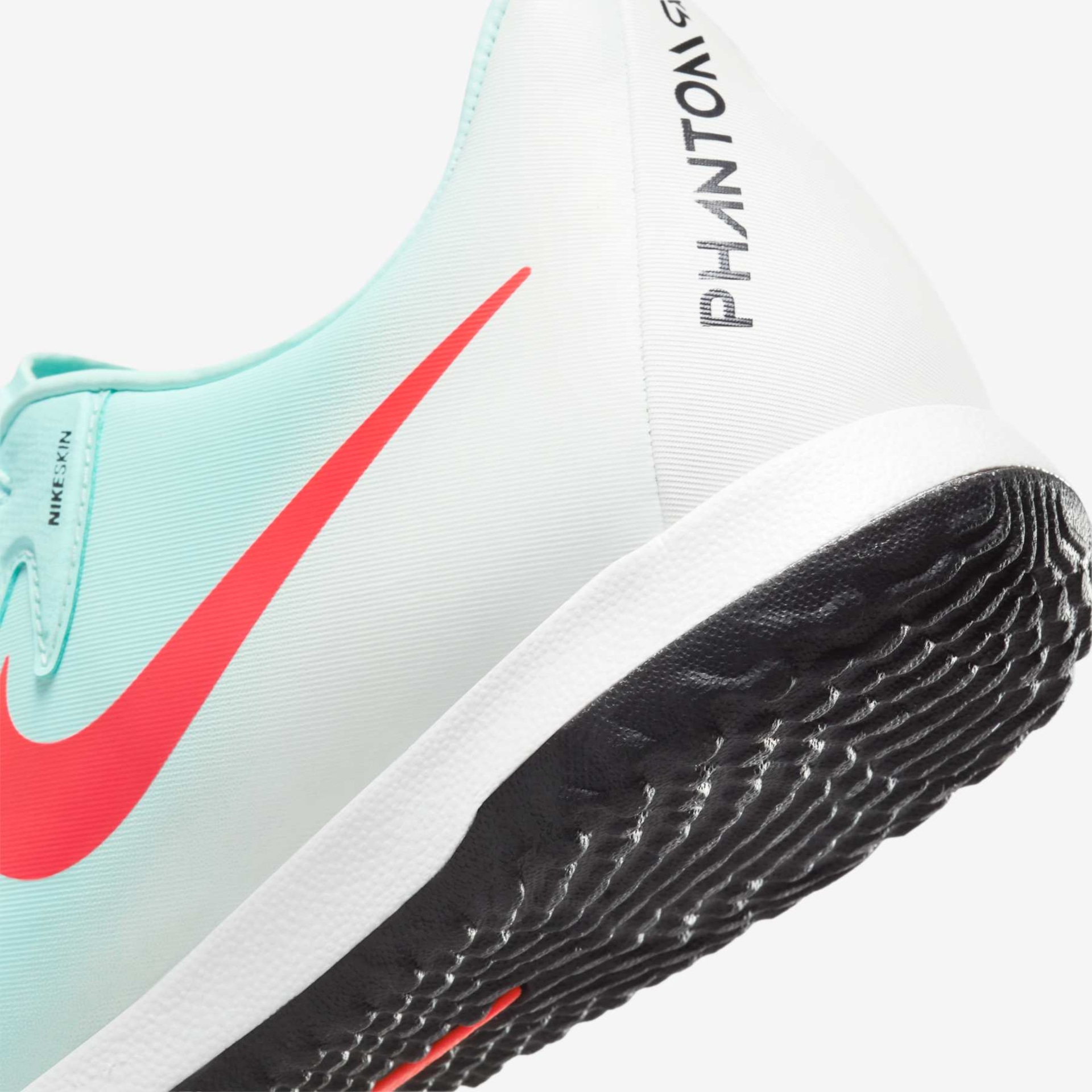 Chuteira Nike Phantom GX 2 Academy Futsal - Foto 8