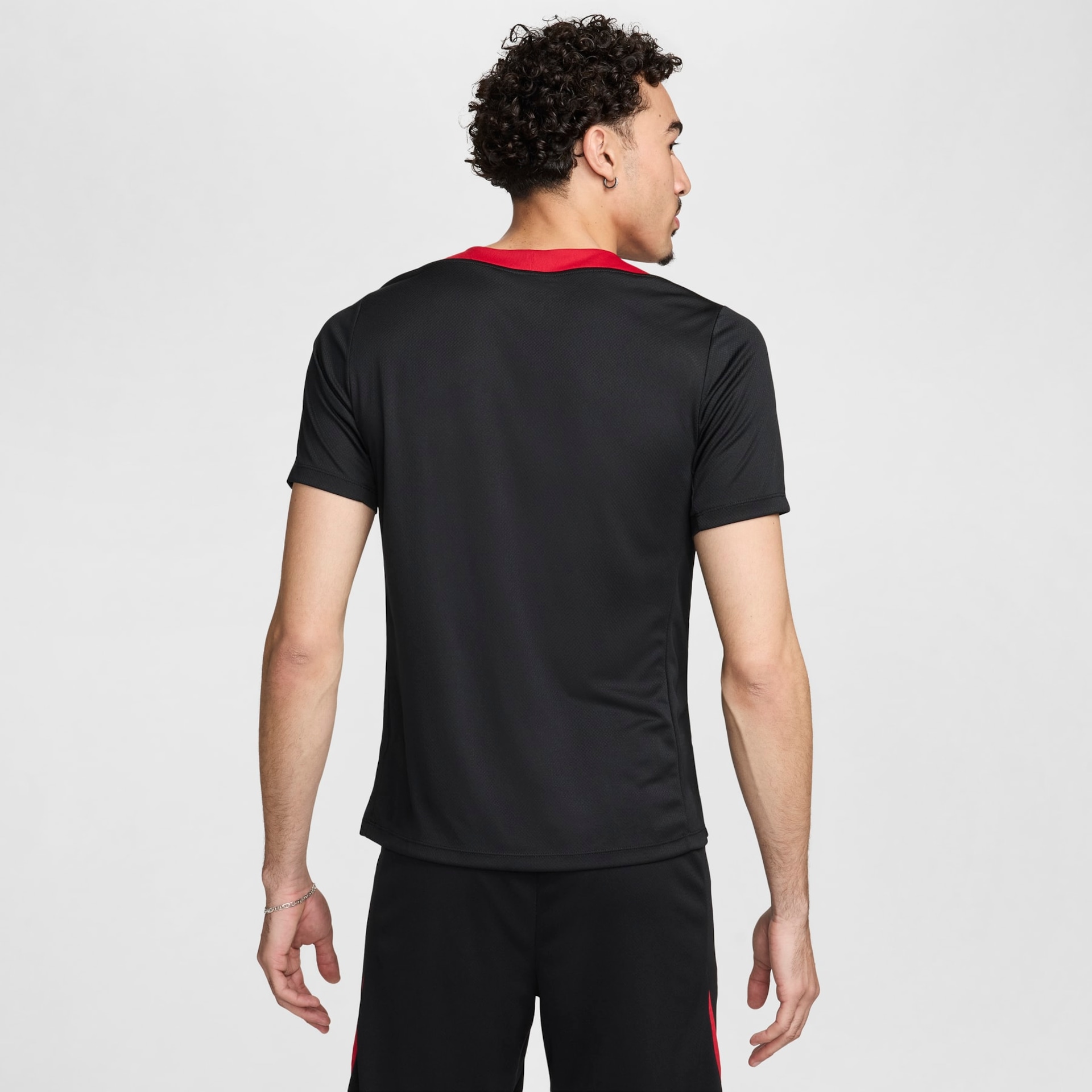 Camiseta Nike Liverpool Strike Masculina - Foto 6