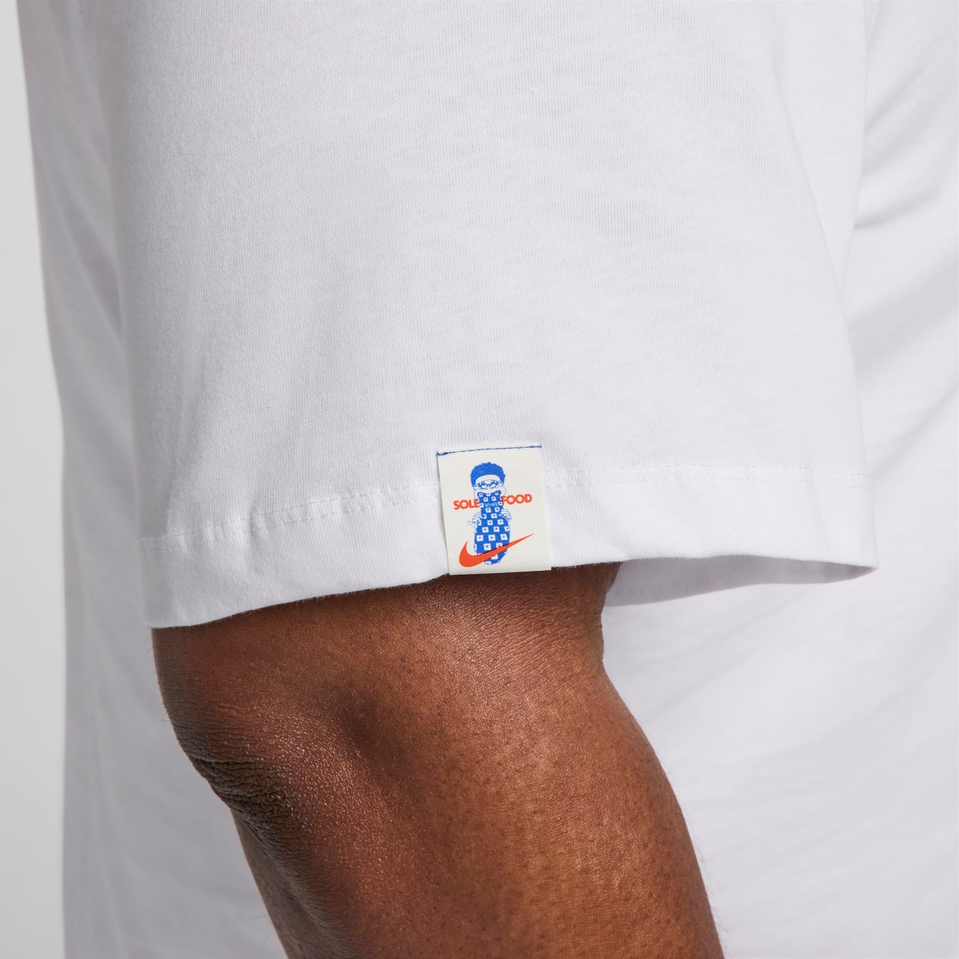 Camiseta Nike Sportswear Masculina - Foto 11