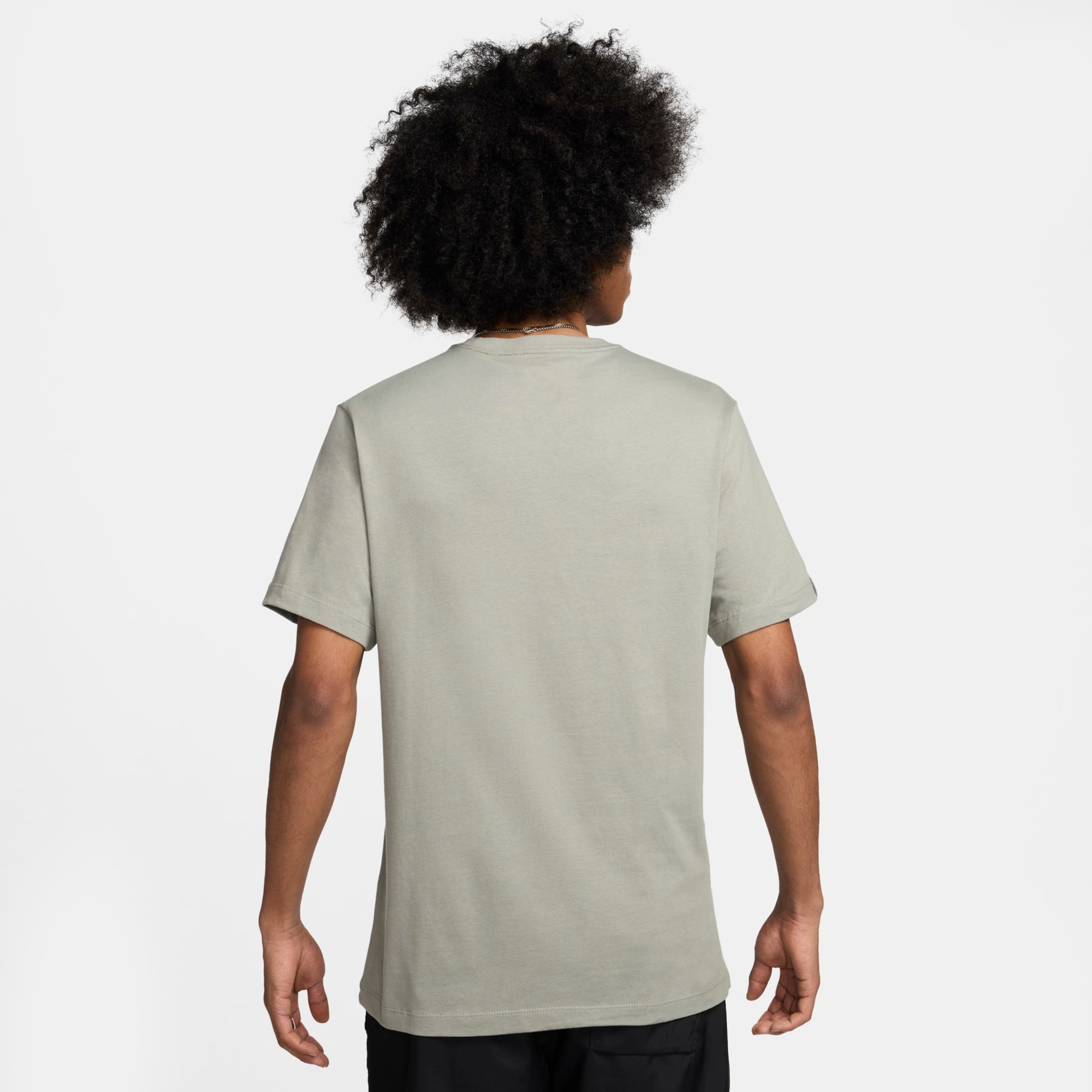 Camiseta Nike Sportswear Masculina - Foto 6