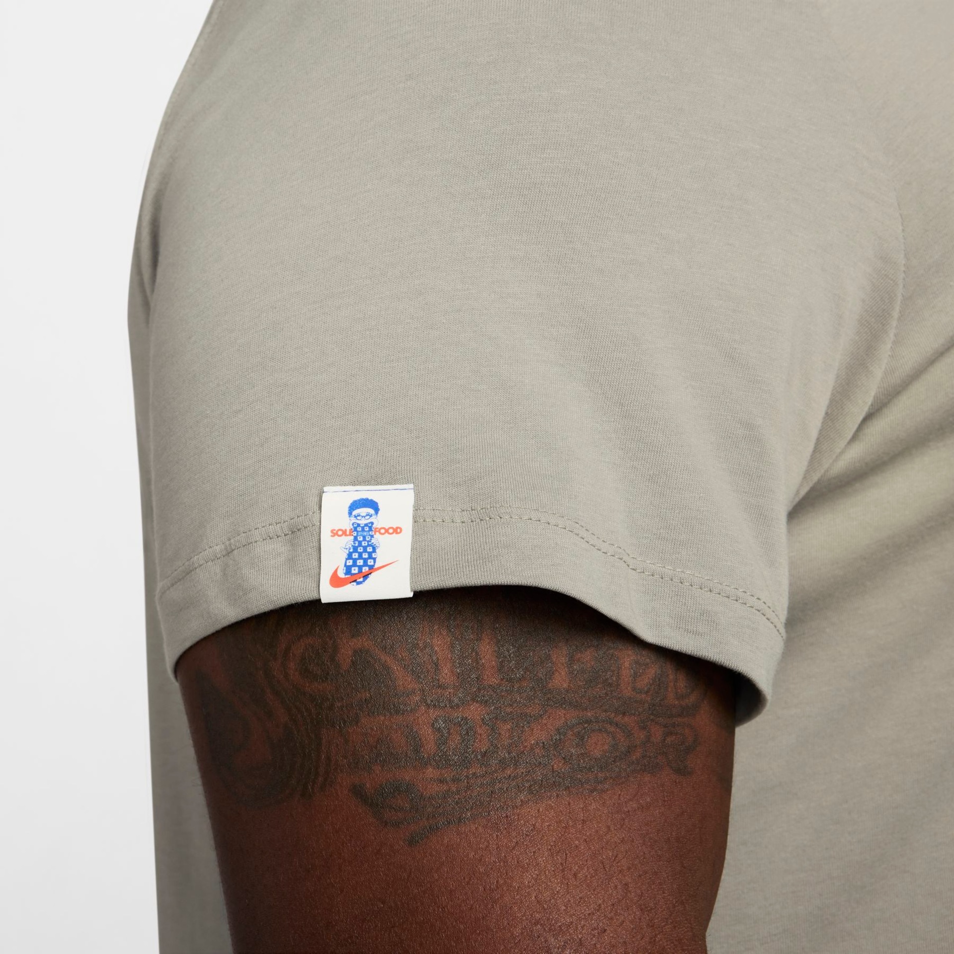 Camiseta Nike Sportswear Masculina - Foto 10