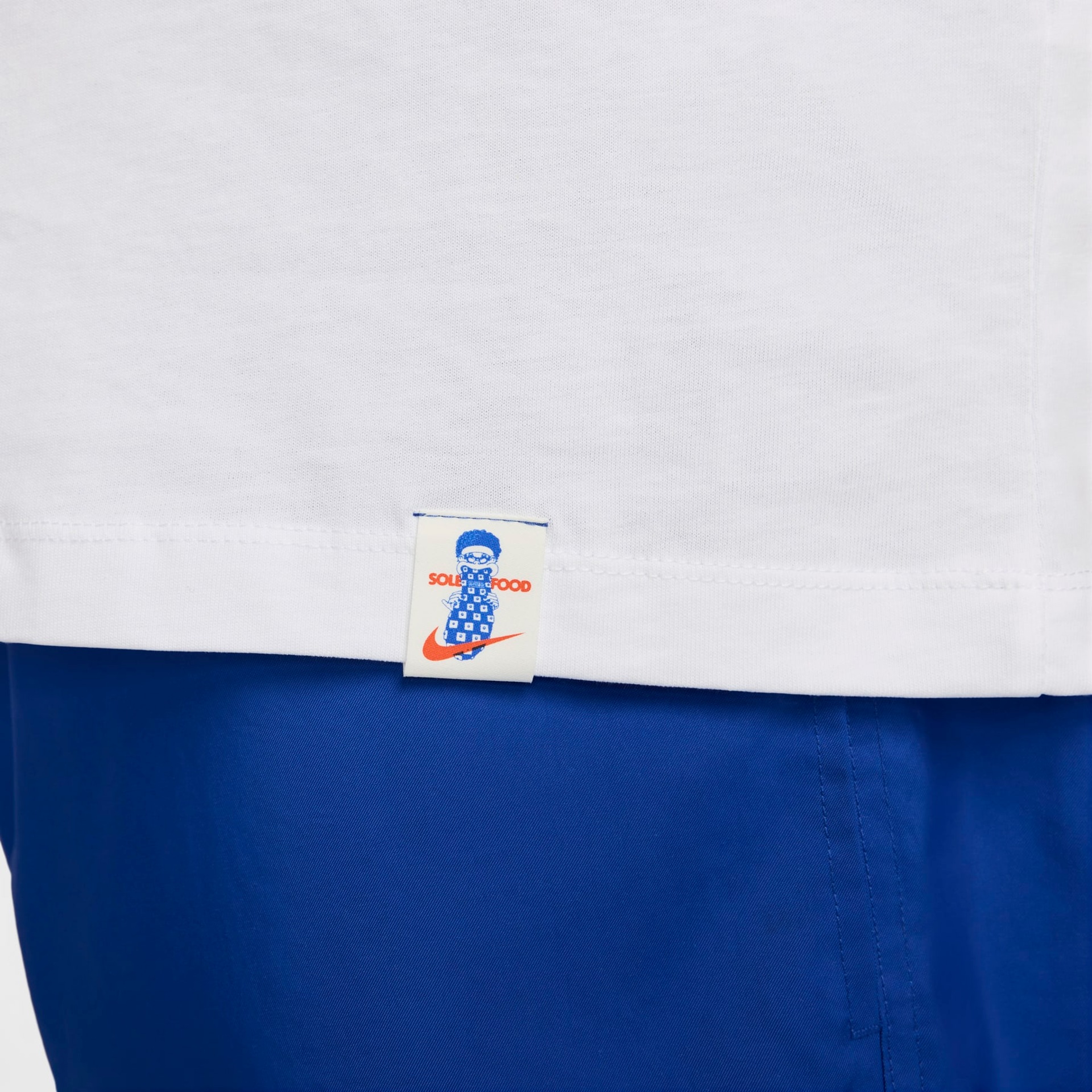 Camiseta Nike Sportswear Masculina - Foto 13