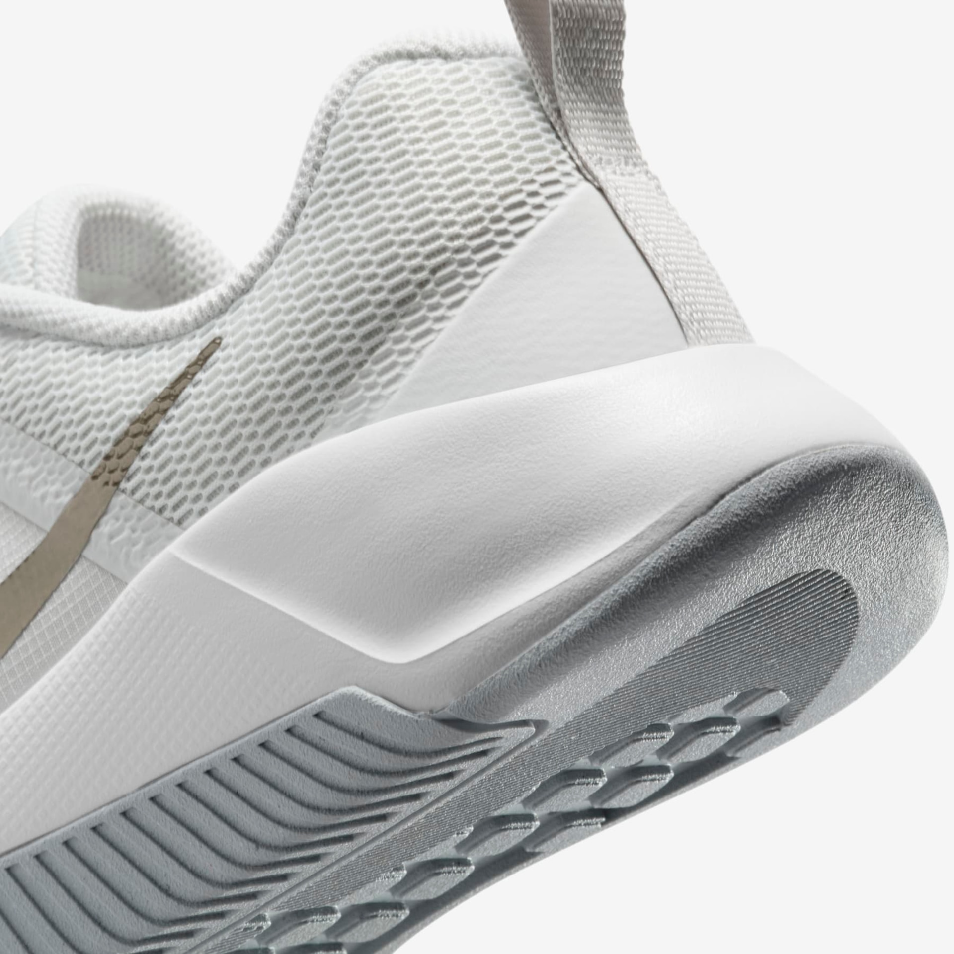 Tênis Nike MC Trainer 3 Feminino - Foto 8