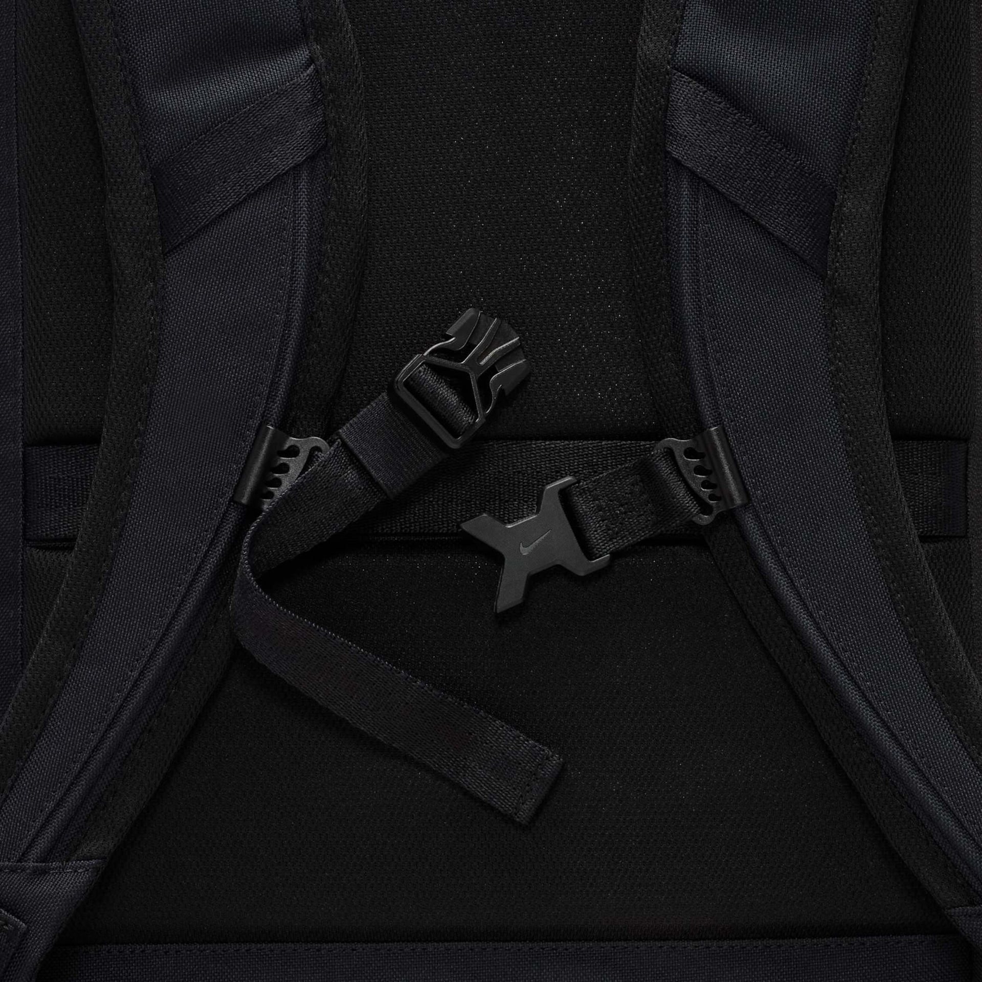 Mochila Nike Utility Masculina - Foto 11