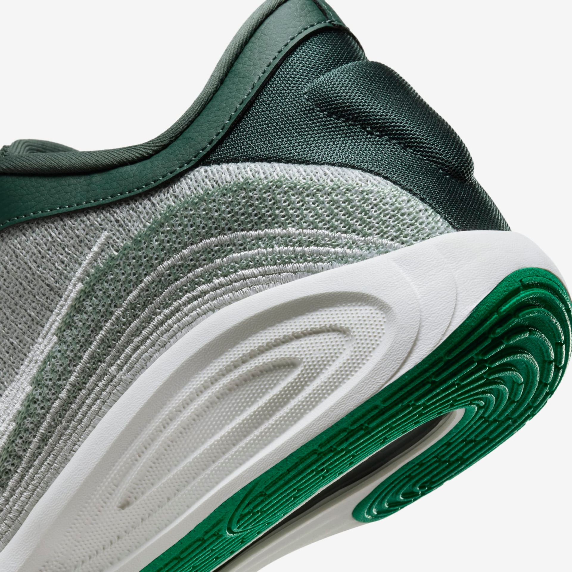 Tênis Nike Team Hustle Academy Masculino - Foto 8