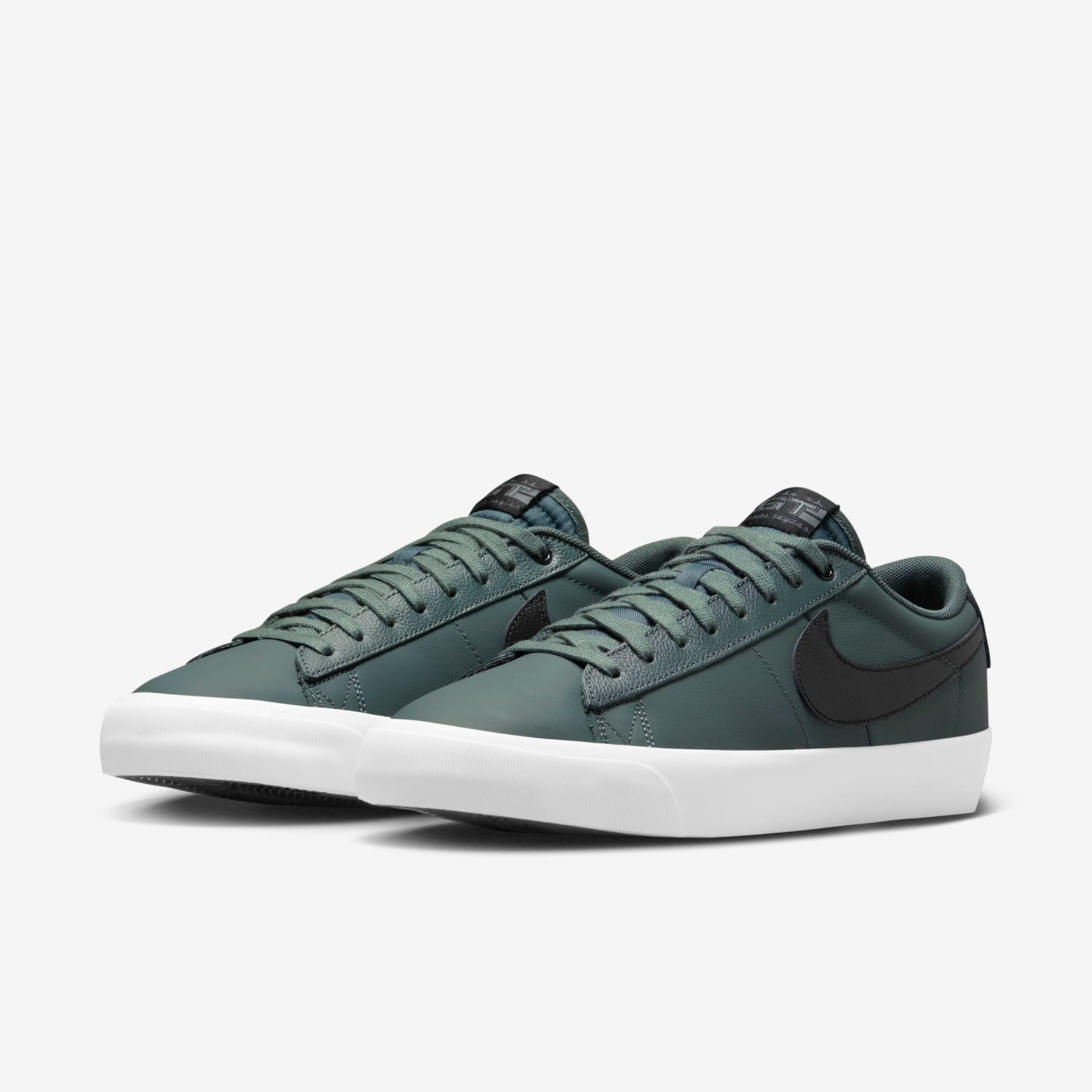 Tênis Nike SB Zoom Blazer Low Pro GT Masculino - Foto 4