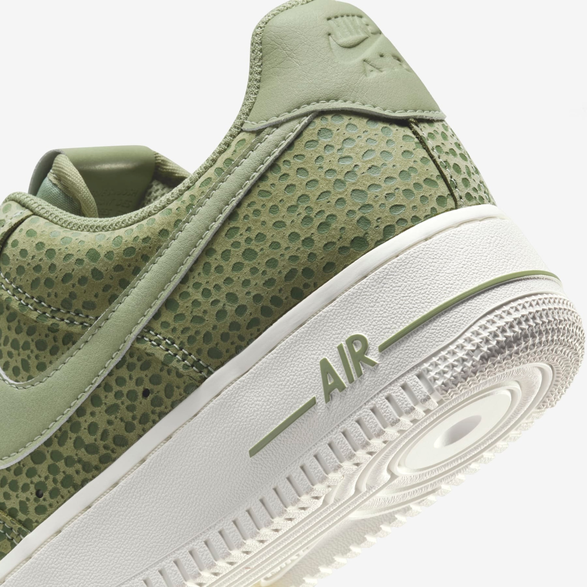 Tênis Nike Air Force 1 '07 PRM Olympic Feminino - Foto 8