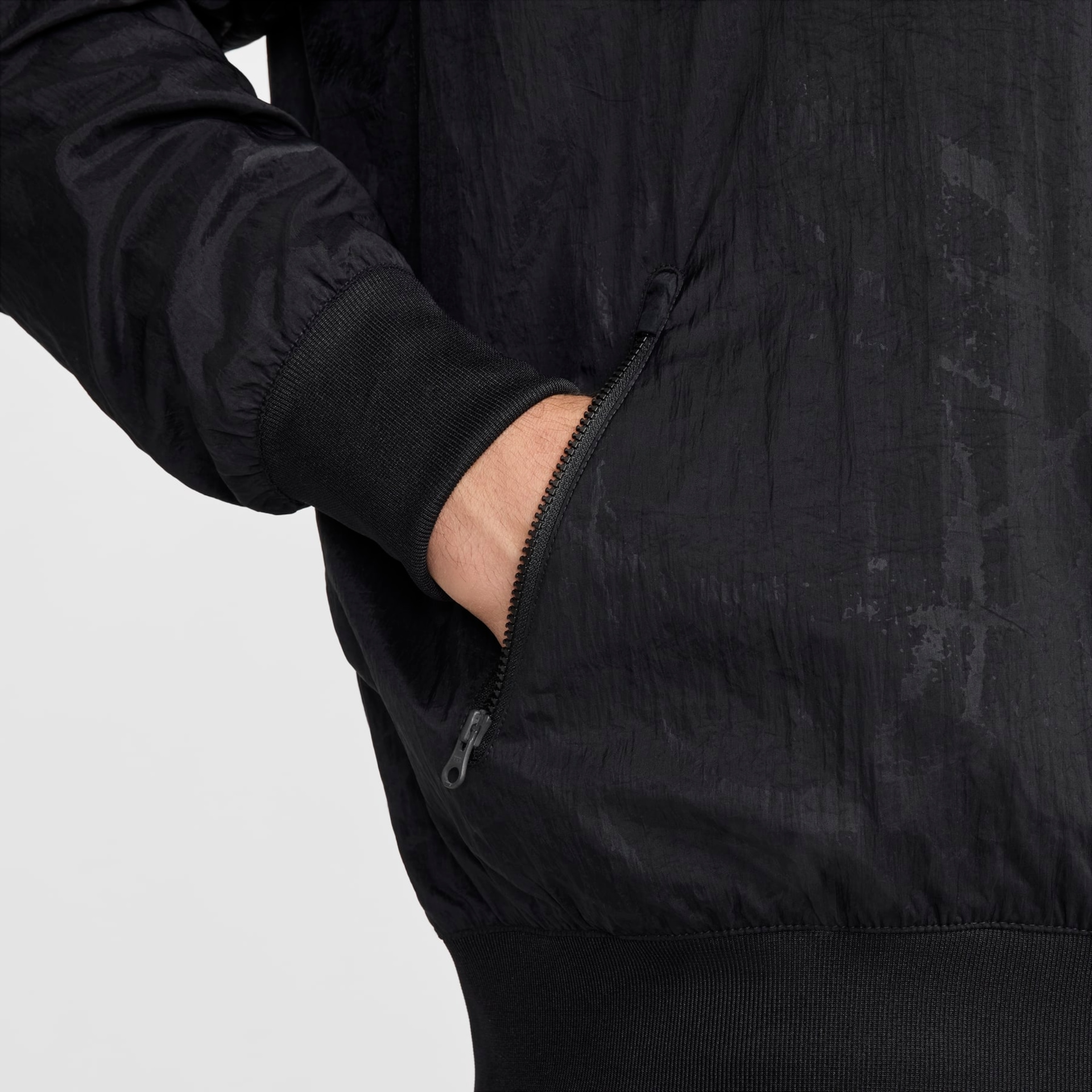 Jaqueta Nike Sportswear x FUTURA Windrunner Masculina - Foto 7