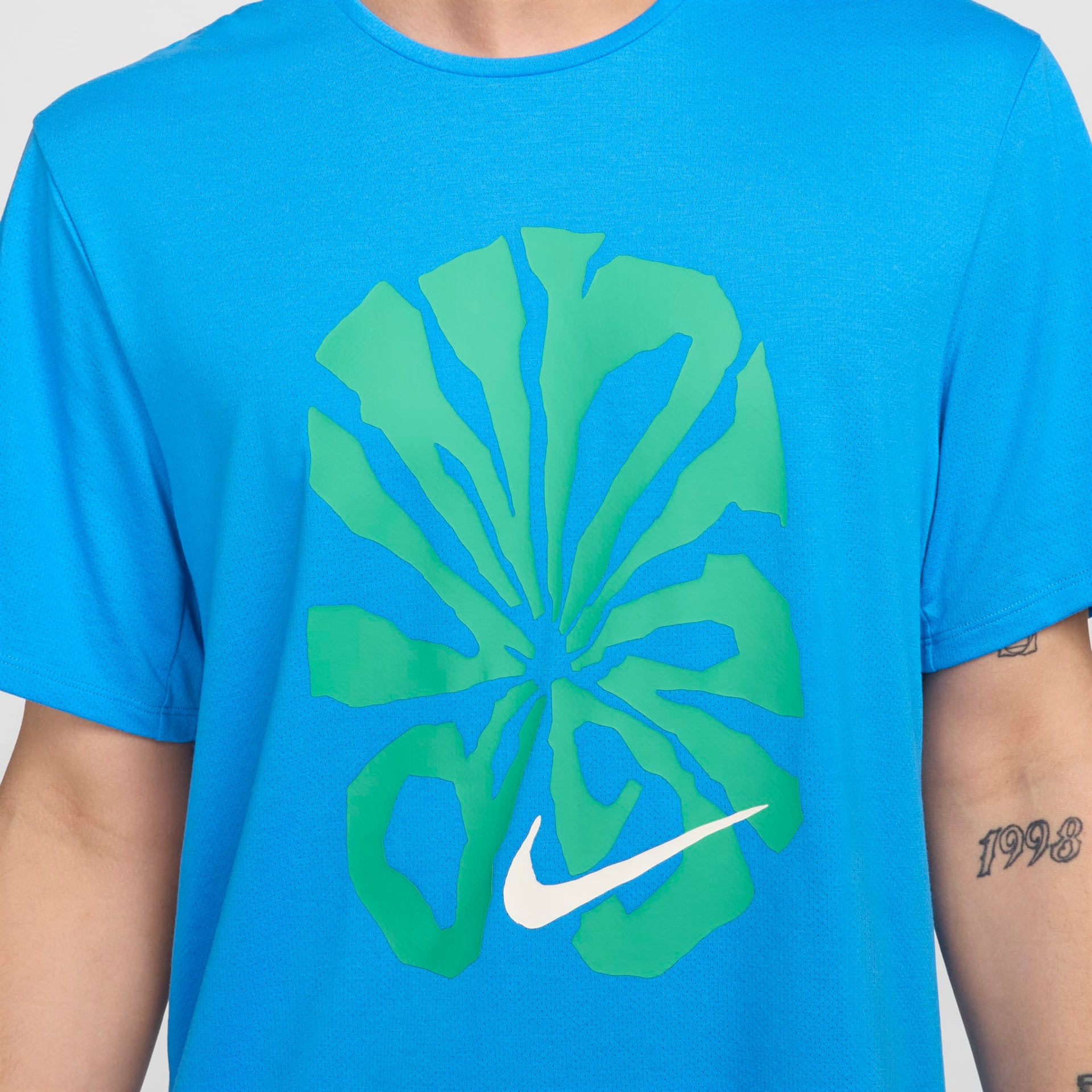 Camiseta Nike Dri-FIT Rise 365 Masculina - Foto 4