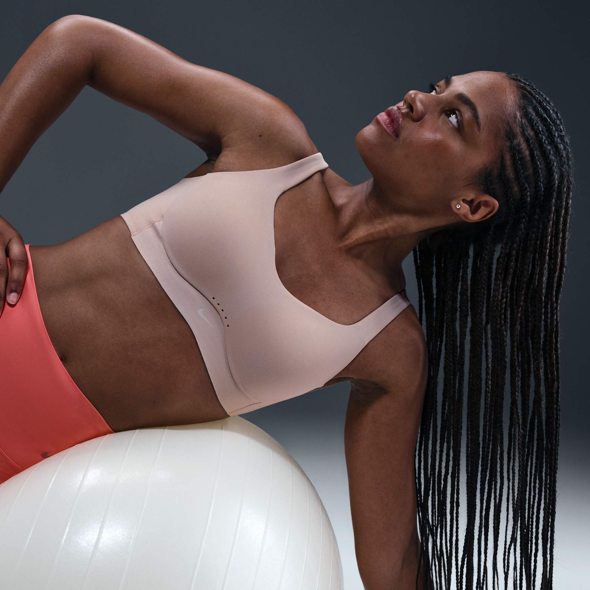 Top Nike Alate Coverage Feminino - Foto 3