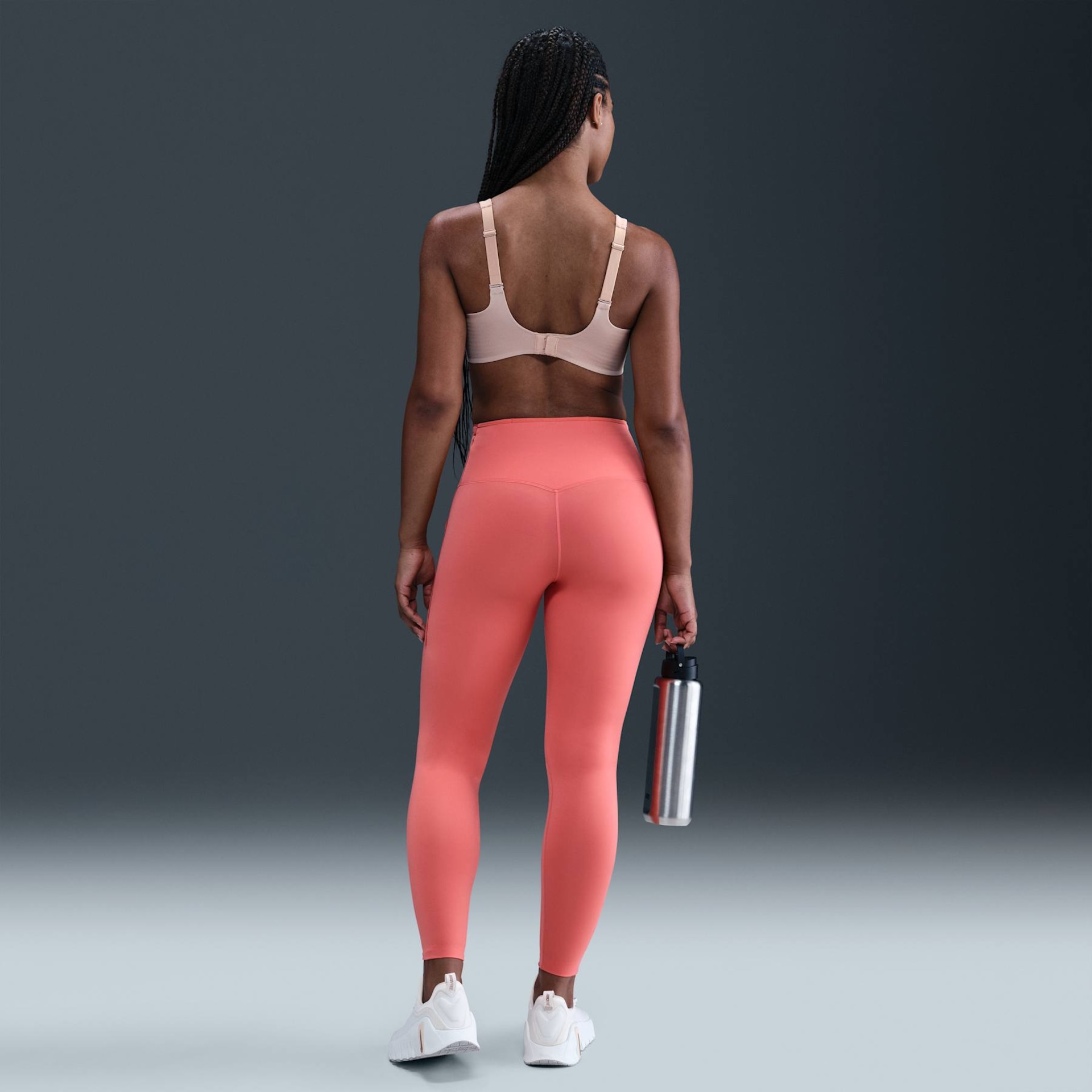 Top Nike Alate Coverage Feminino - Foto 5