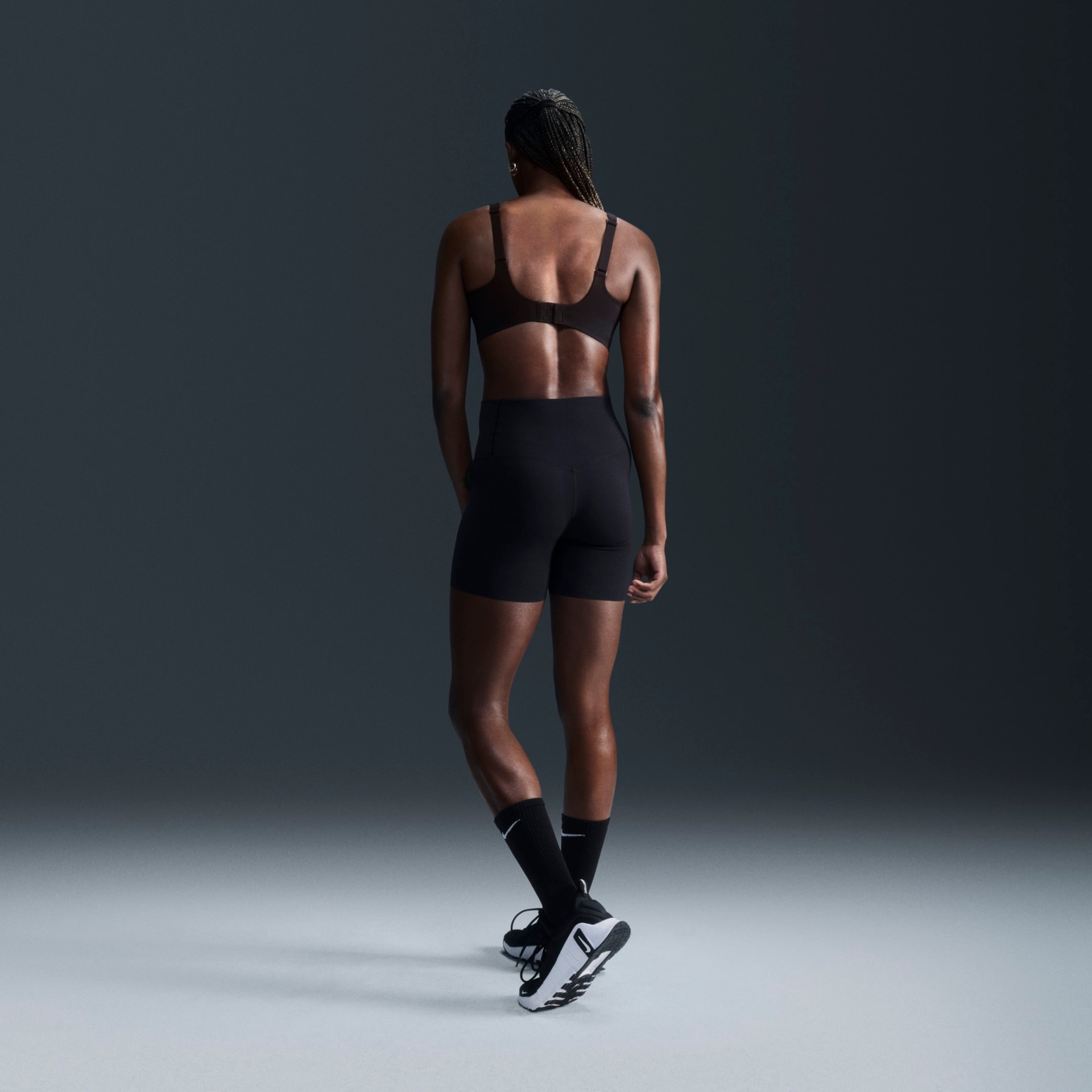 Top Nike Alate Coverage Feminino - Foto 4