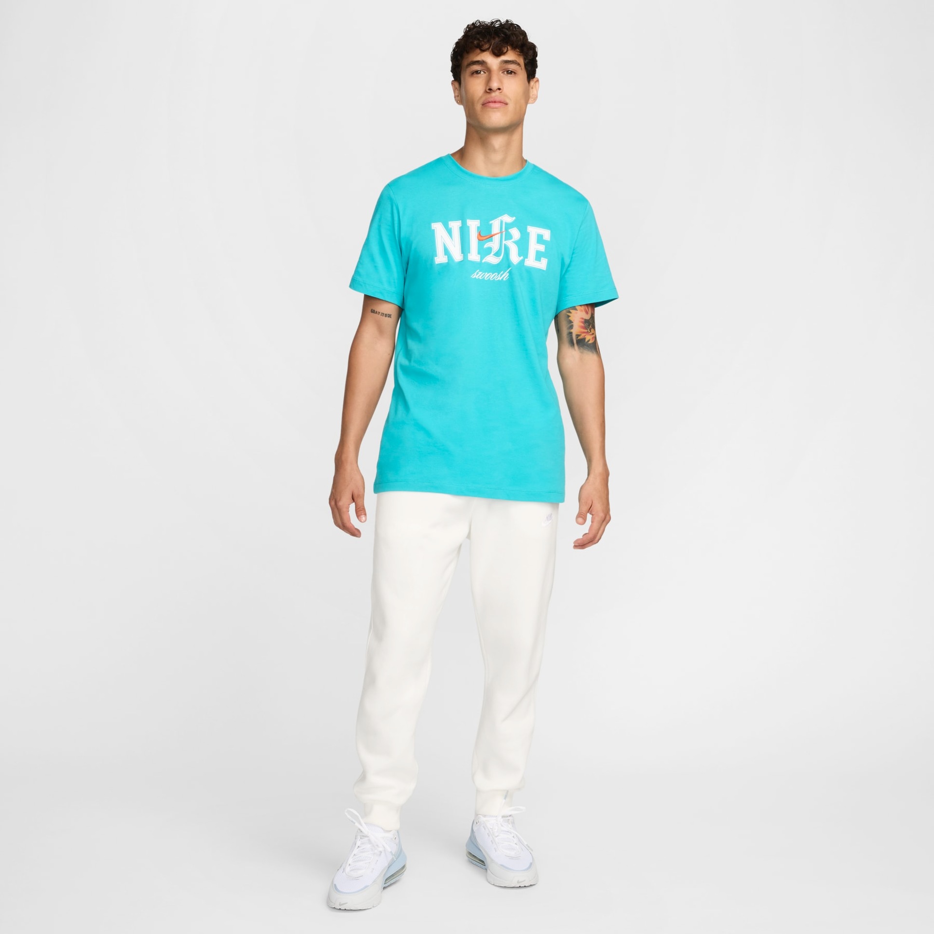 Camiseta Nike Sportswear Masculina - Foto 4