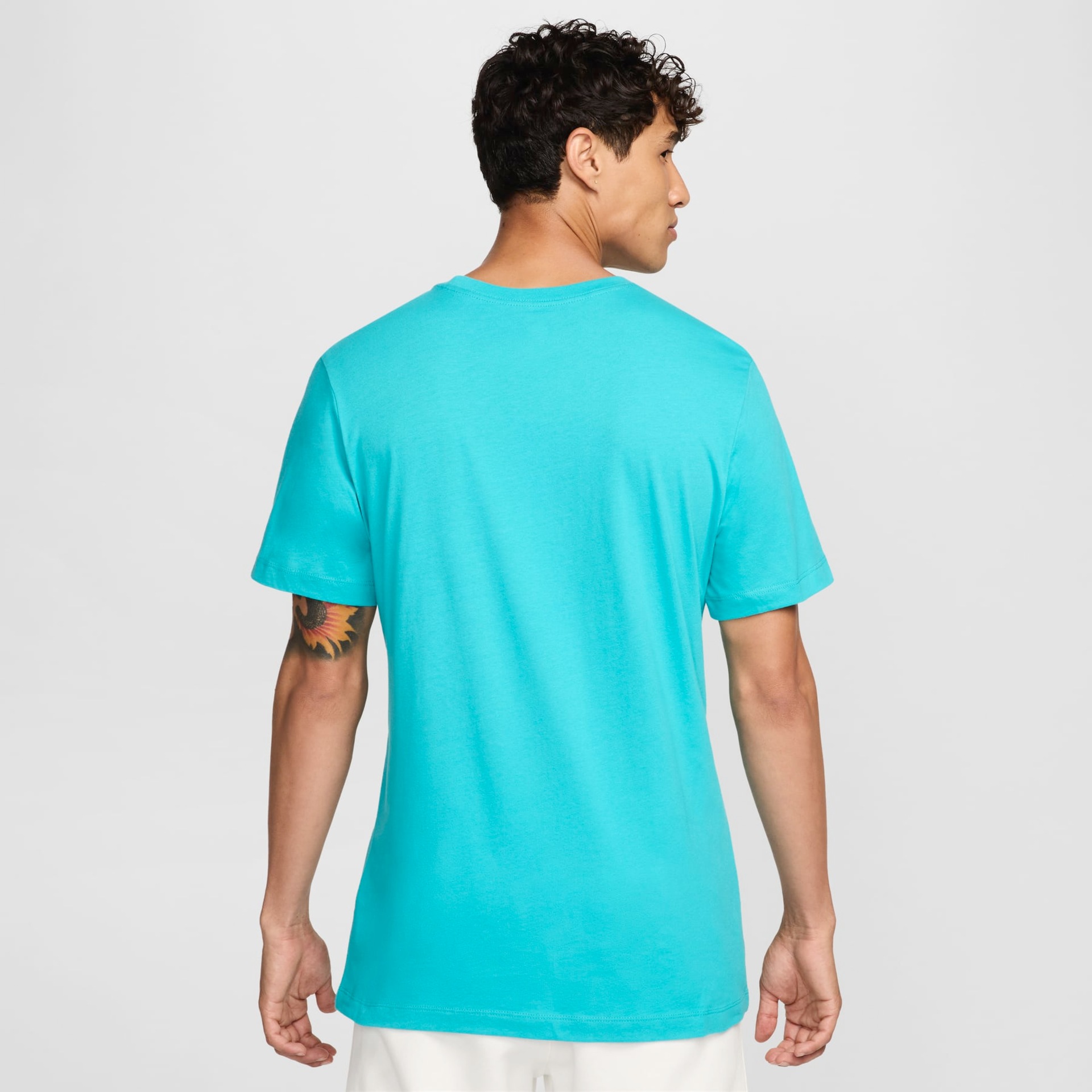 Camiseta Nike Sportswear Masculina - Foto 5