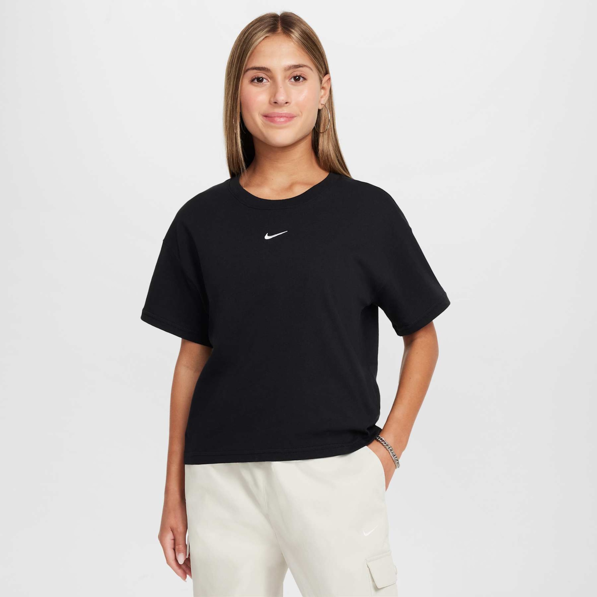 Camiseta Nike Sportswear Essentials Infantil - Foto 1