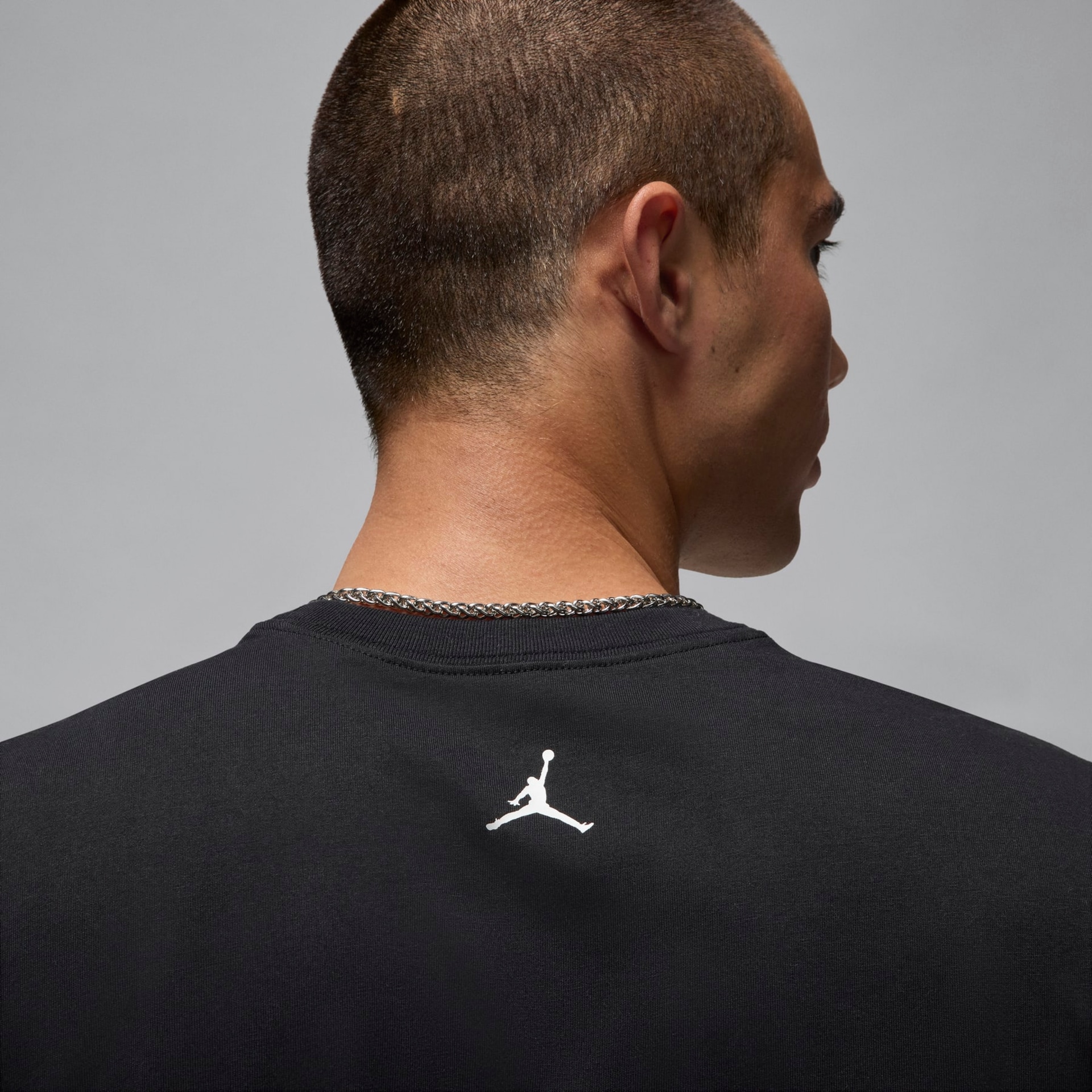 Camiseta Jordan Essentials Crew Masculina - Foto 4