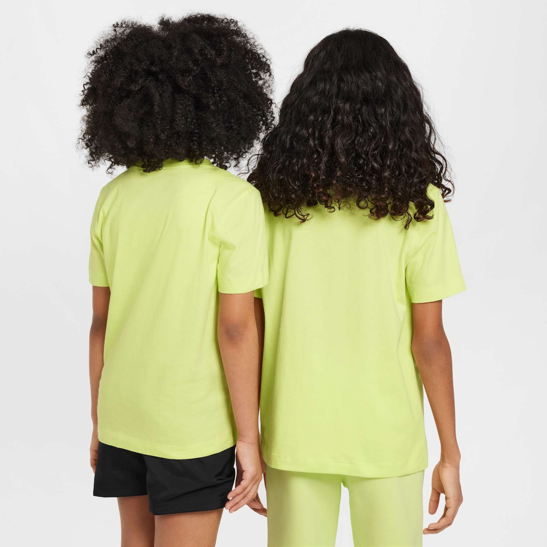 Camiseta Nike Sportswear Futura Infantil - Foto 2