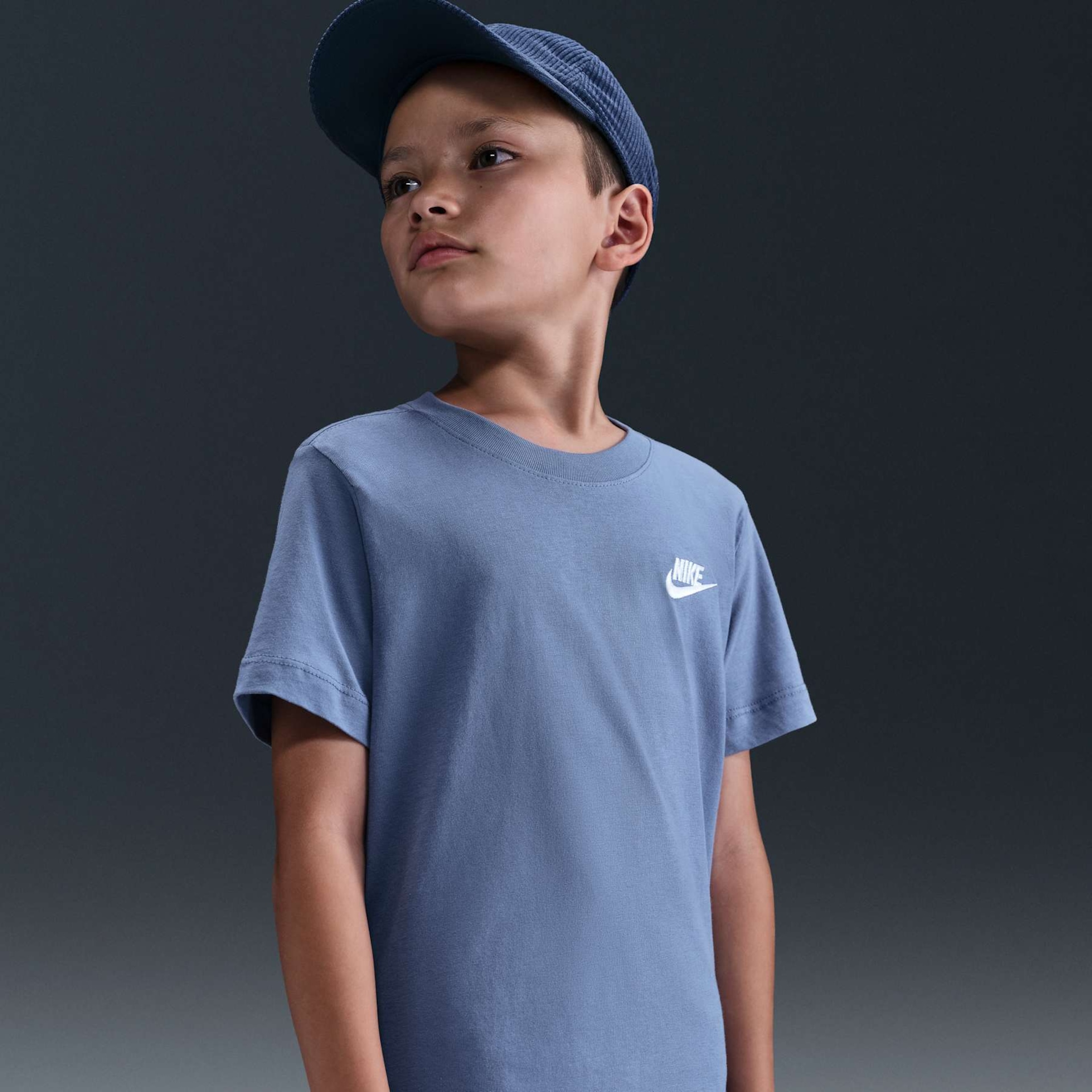 Camiseta Nike Sportswear Futura Infantil - Foto 1