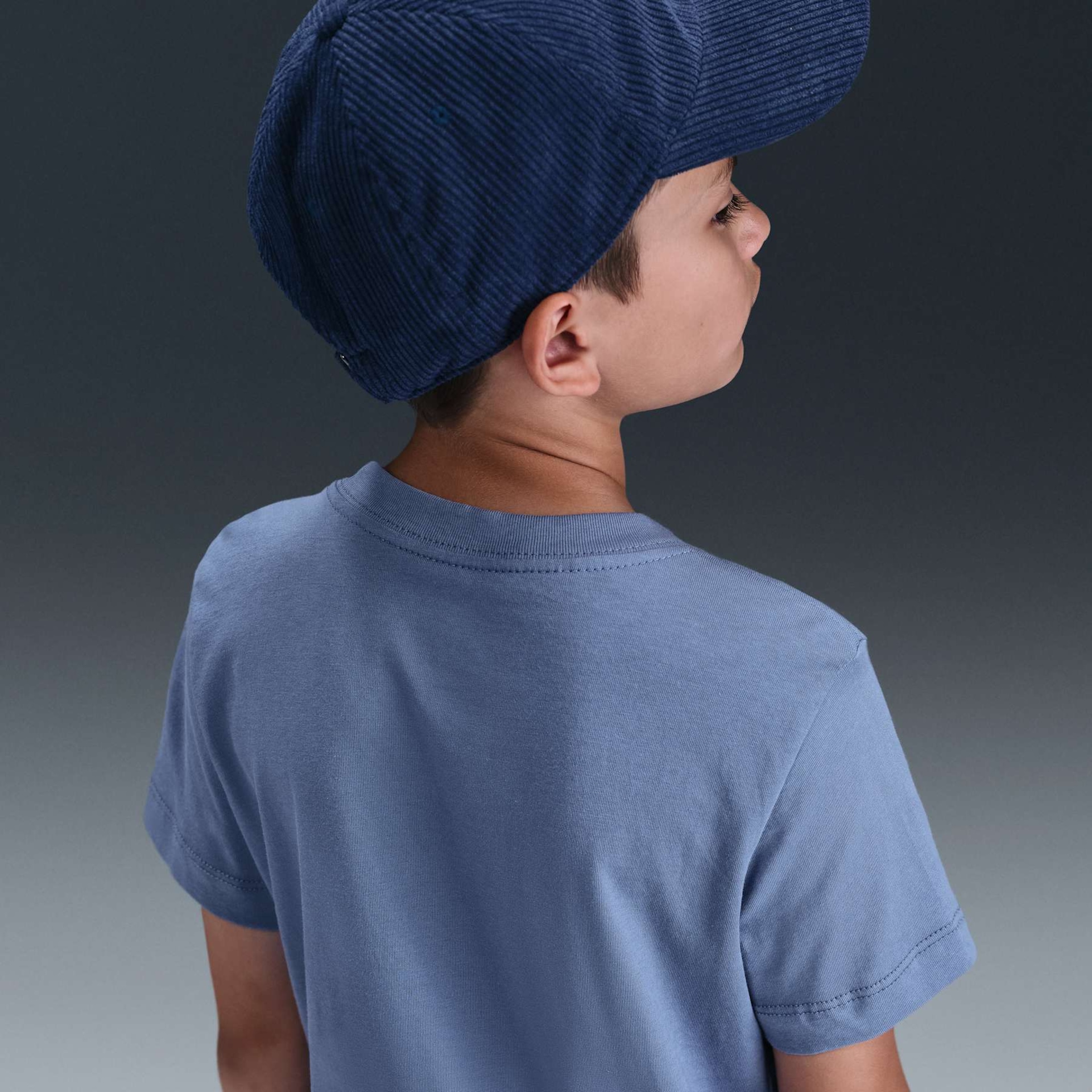 Camiseta Nike Sportswear Futura Infantil - Foto 2