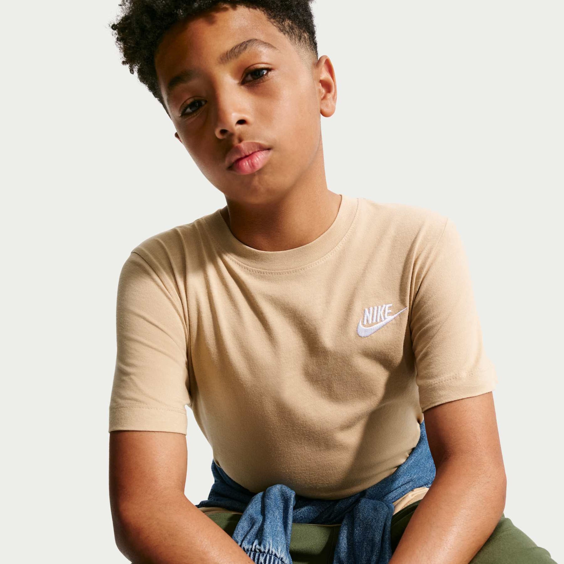Camiseta Nike Sportswear Futura Infantil - Foto 3