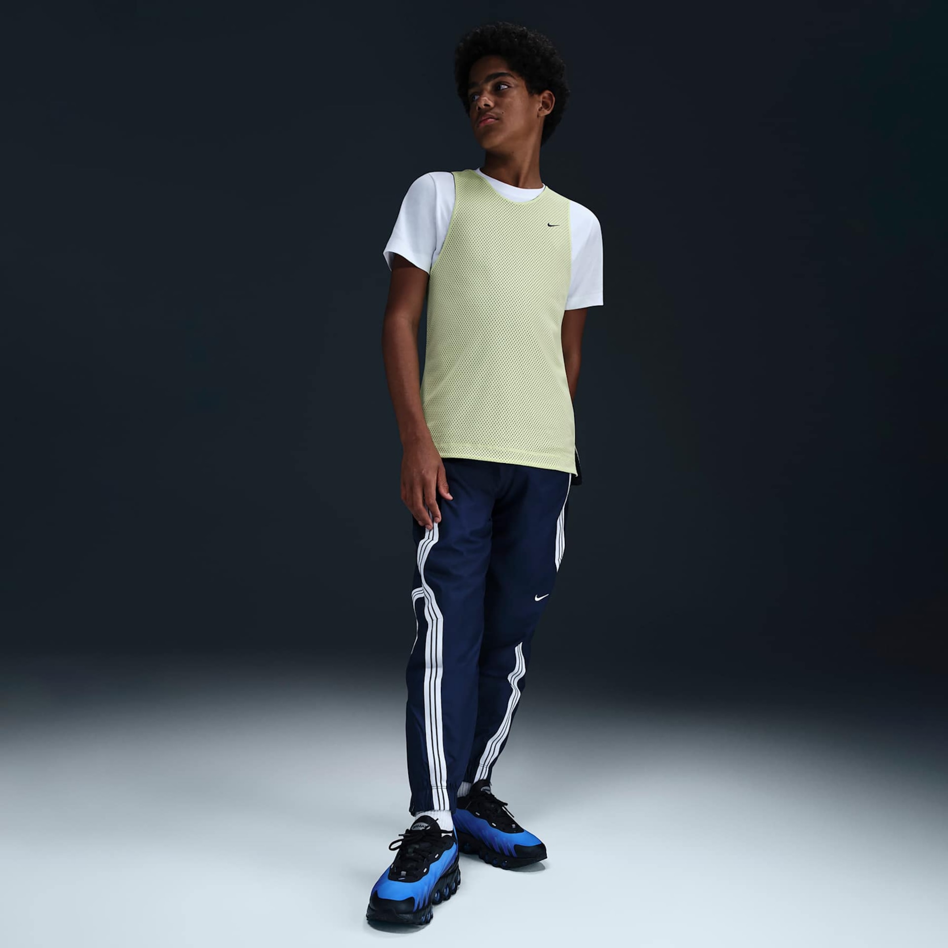 Camiseta Nike Sportswear Futura Infantil - Foto 6