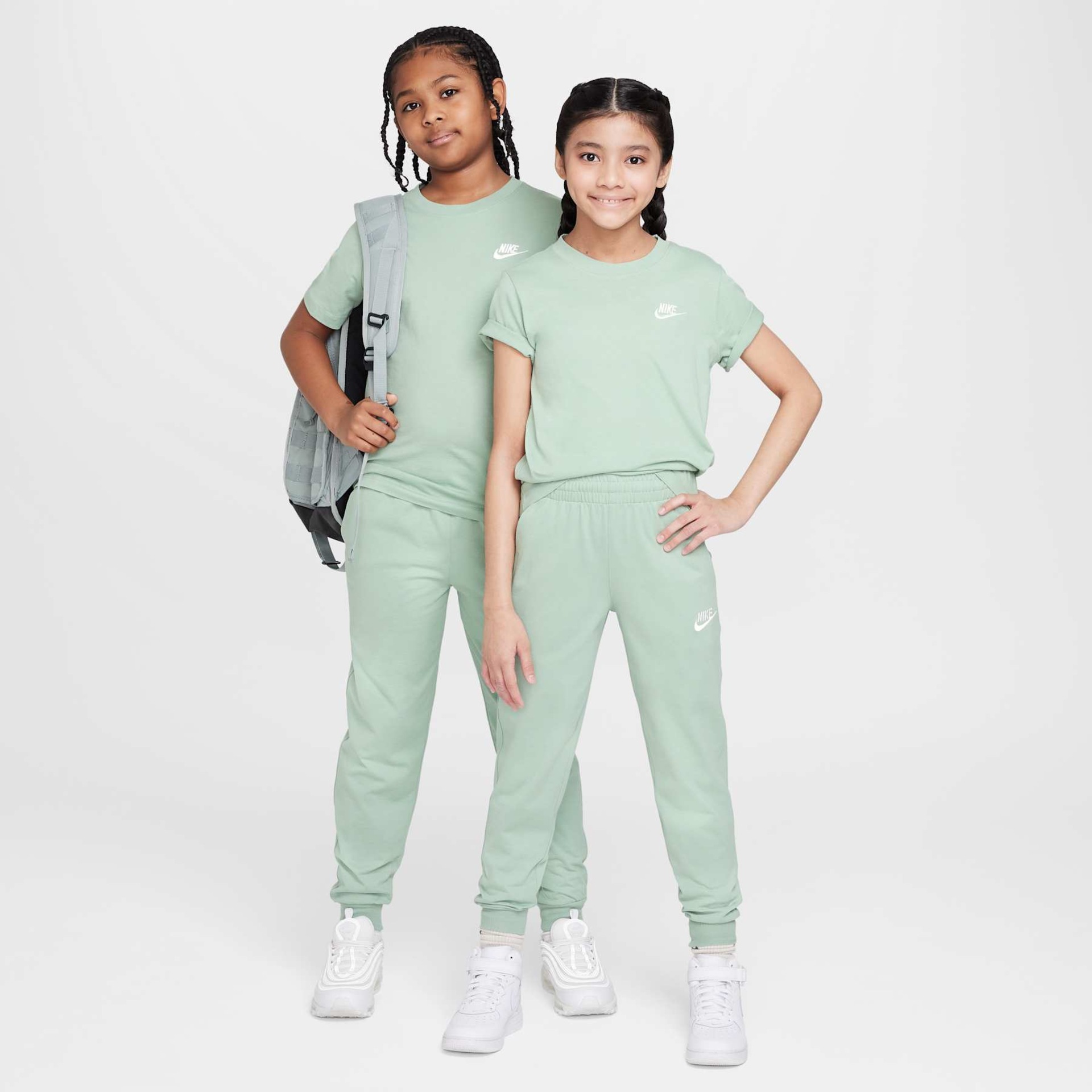 Camiseta Nike Sportswear Futura Infantil - Foto 5