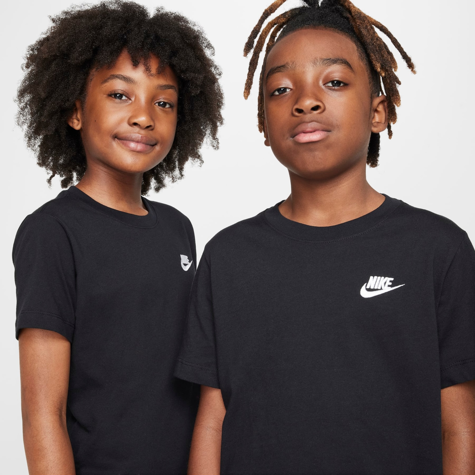 Camiseta Nike Sportswear Futura Infantil - Foto 2