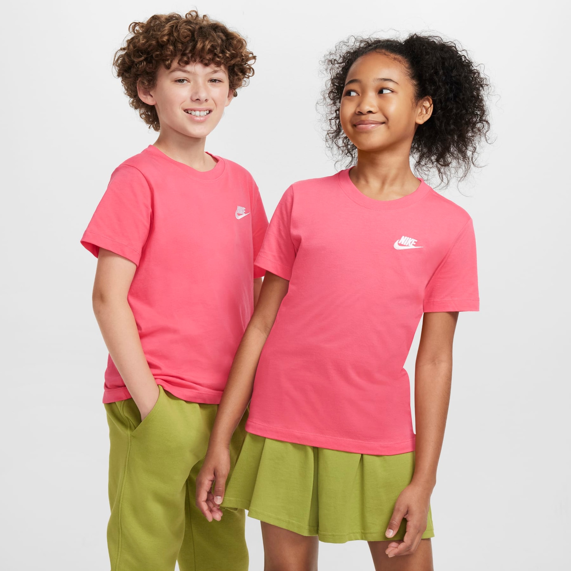 Camiseta Nike Sportswear Futura Infantil - Foto 1